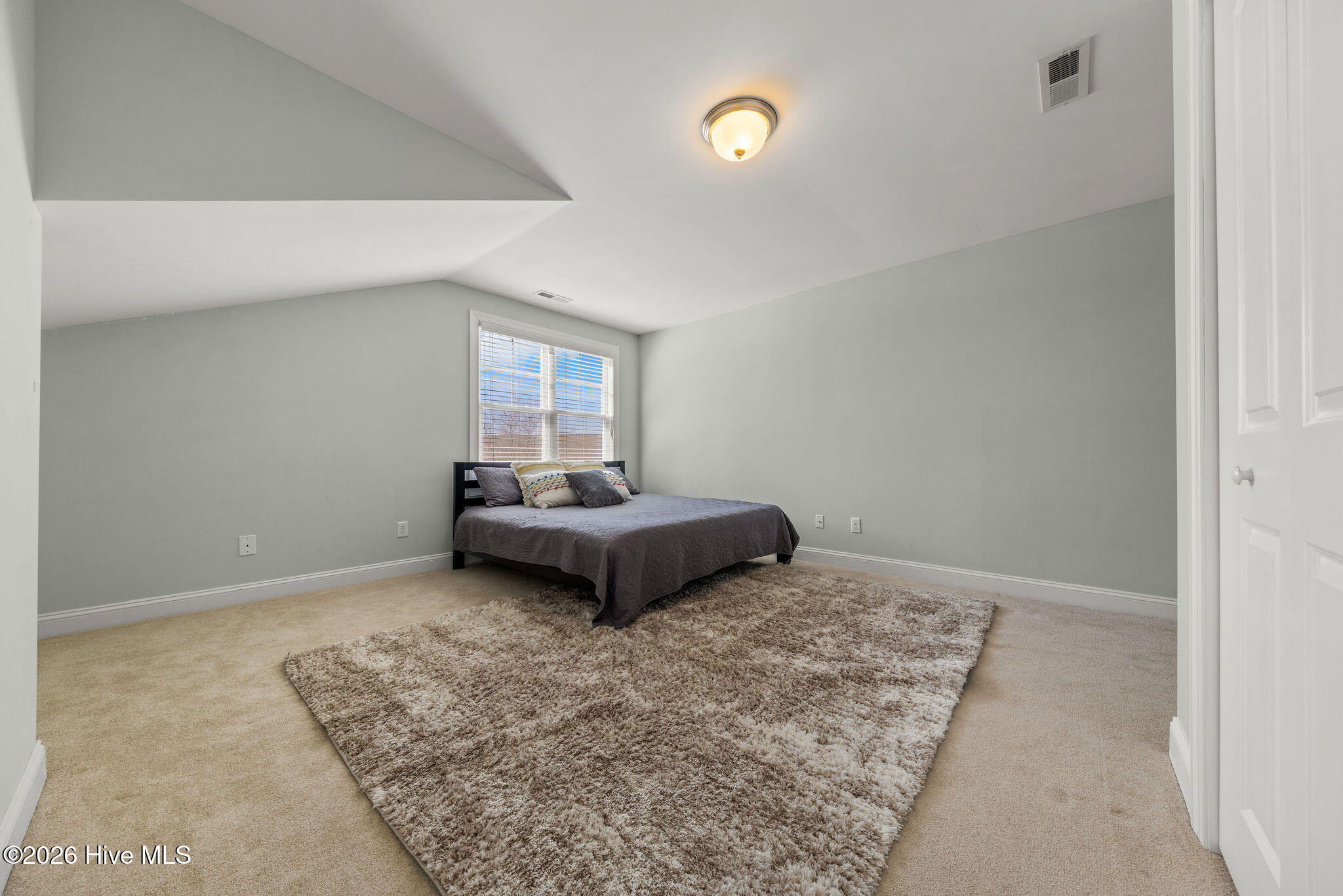 100554608 | Photo 34