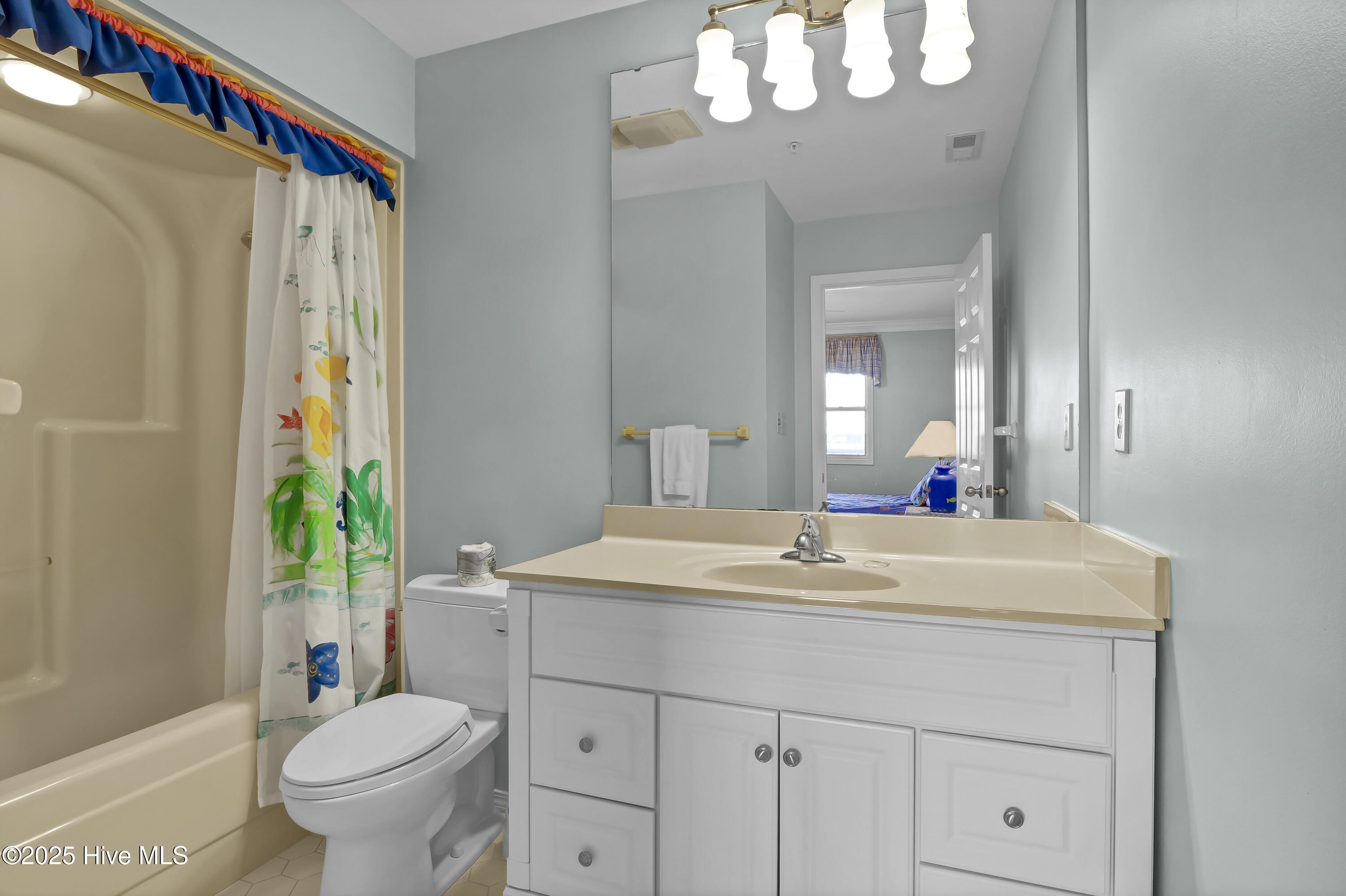 100535604 | Photo 40