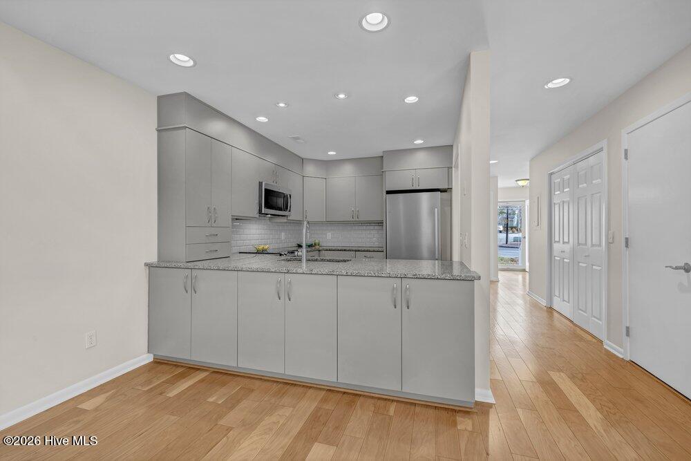 100558387 | Photo 10