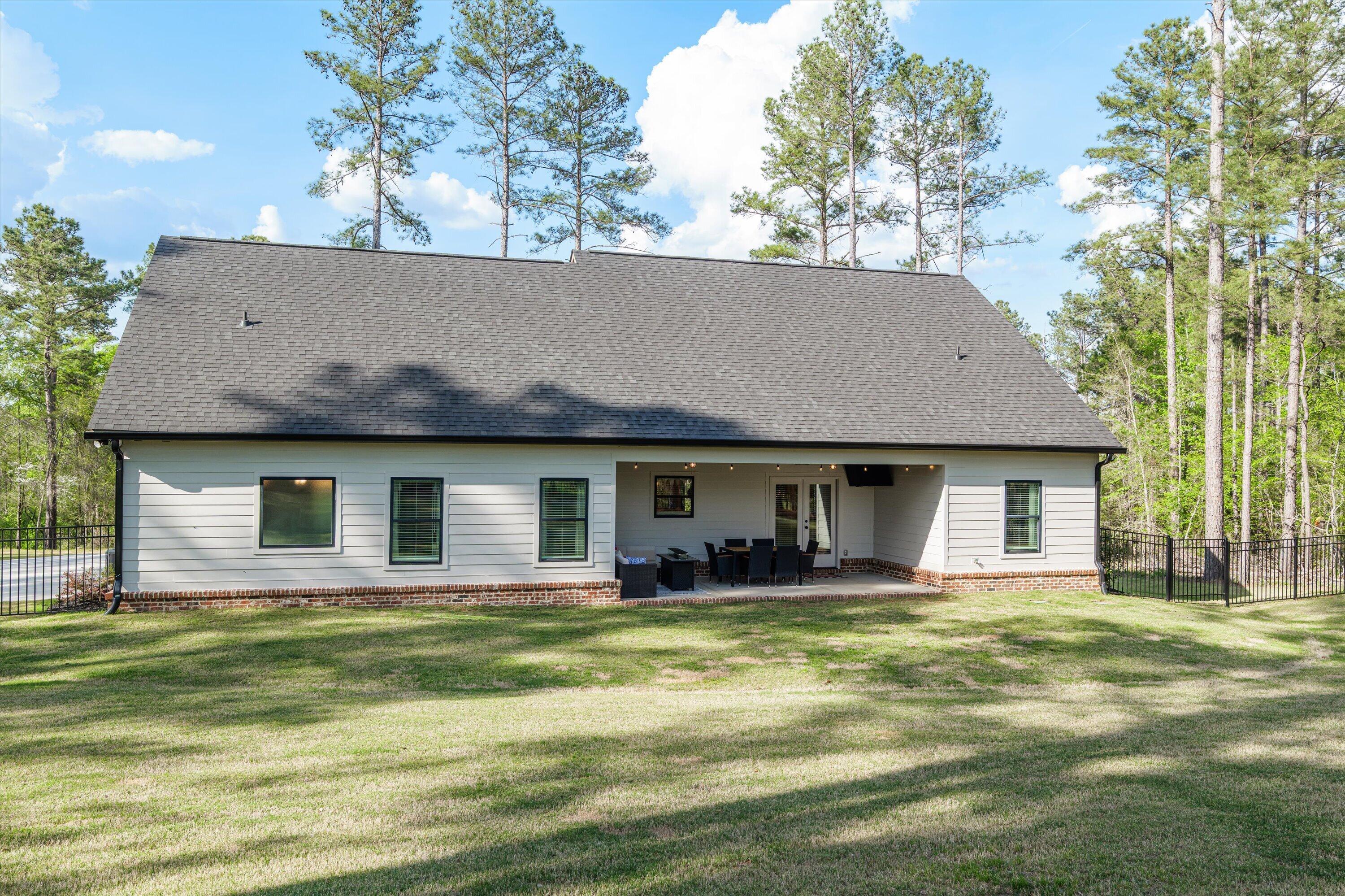 017-P1965505