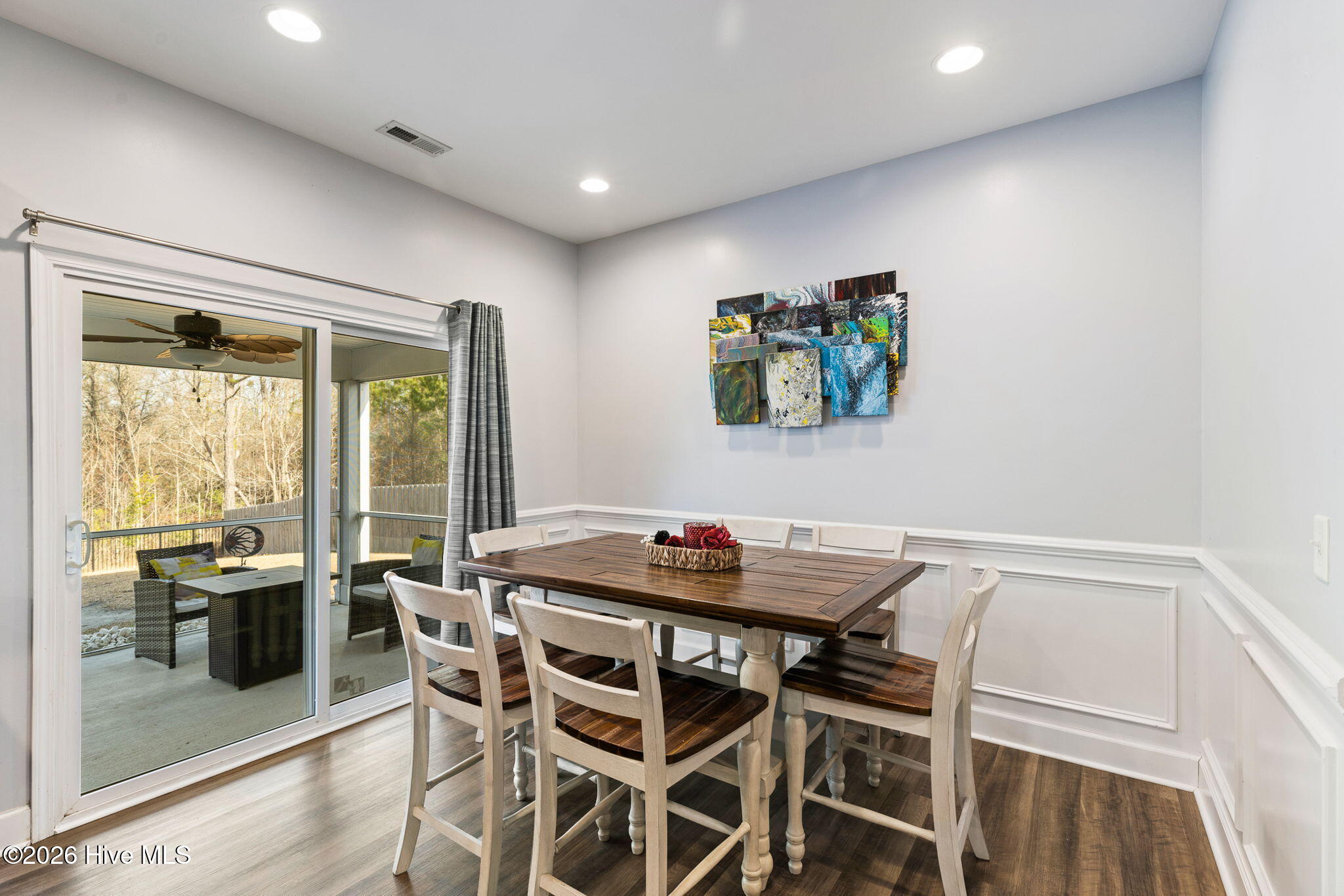 100550782 | Photo 27