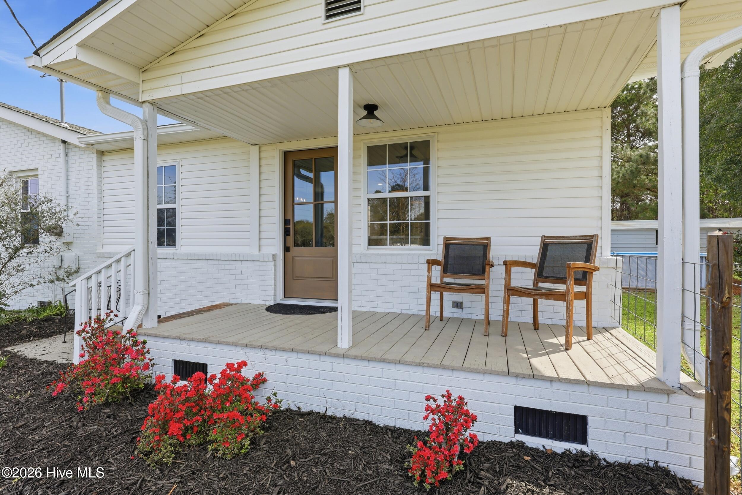 100562935 | Photo 46