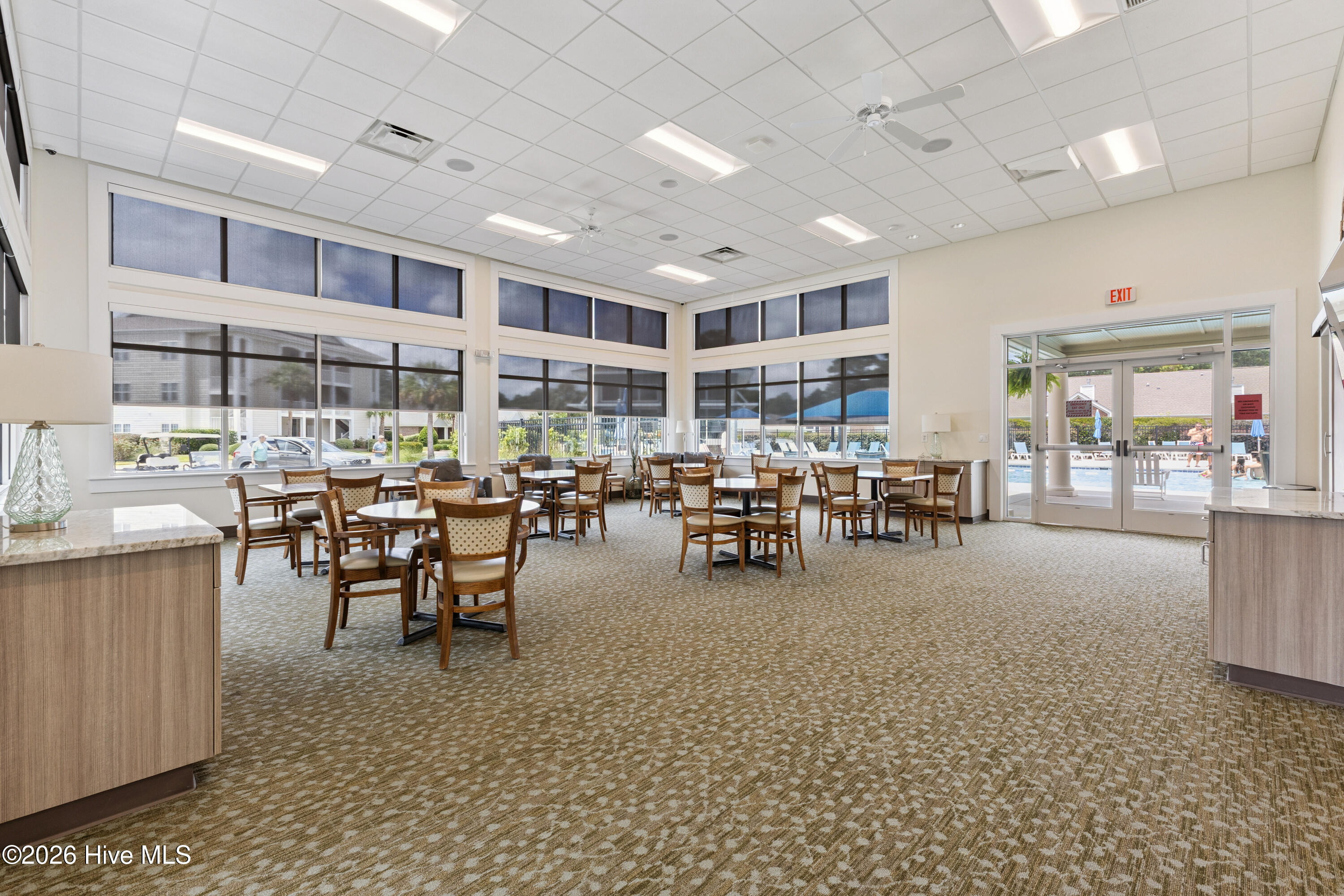 100553841 | Photo 51