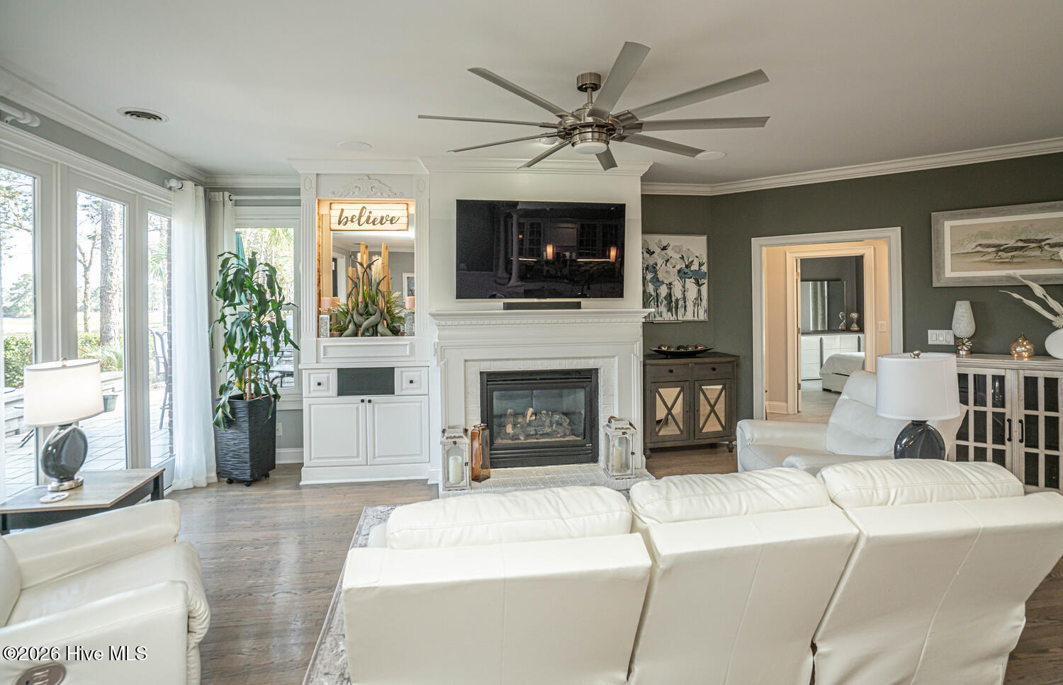 100561911 | Photo 13