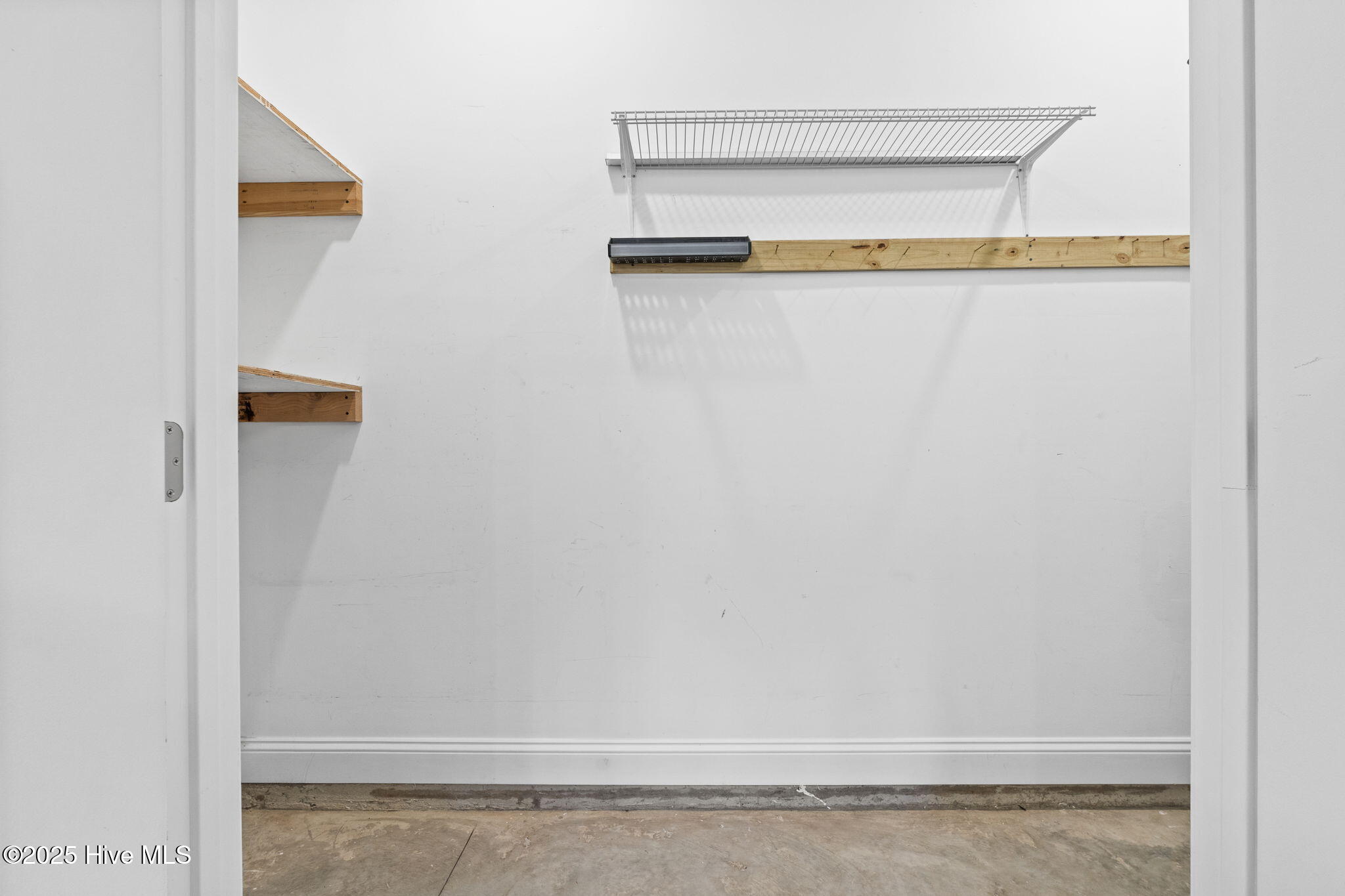 100544507 | Photo 41