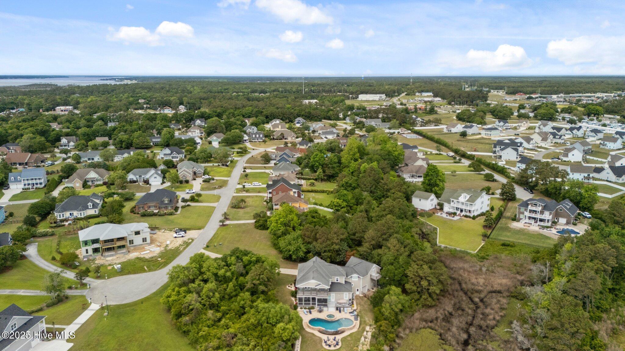 100556100 | Photo 12