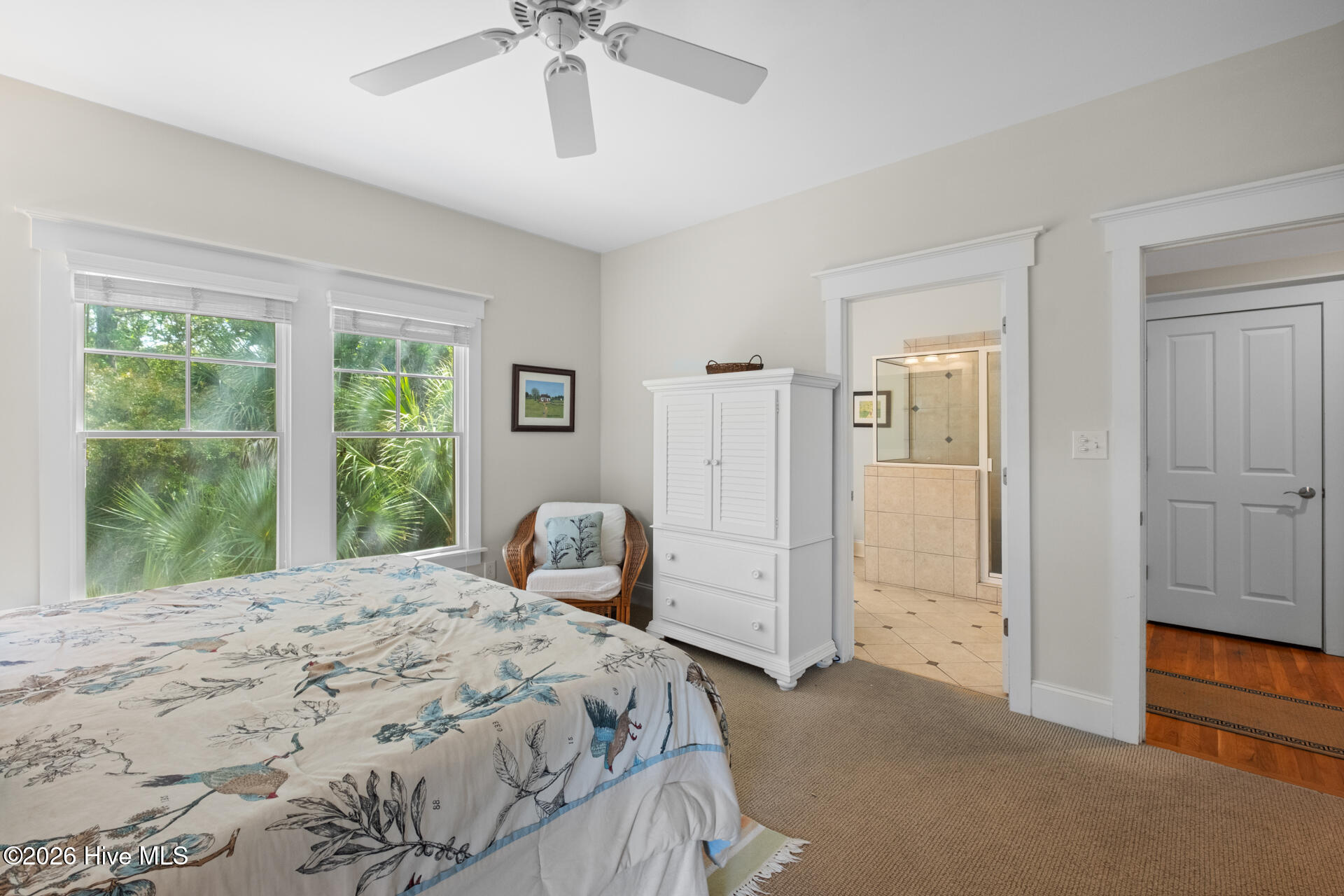 100567866 | Photo 19