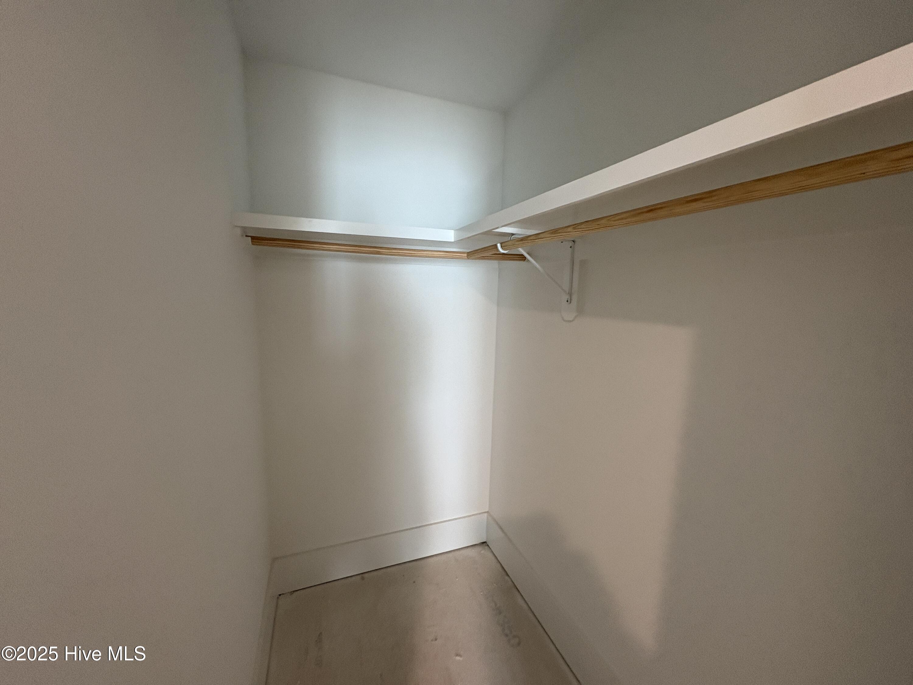 100528963 | Photo 16