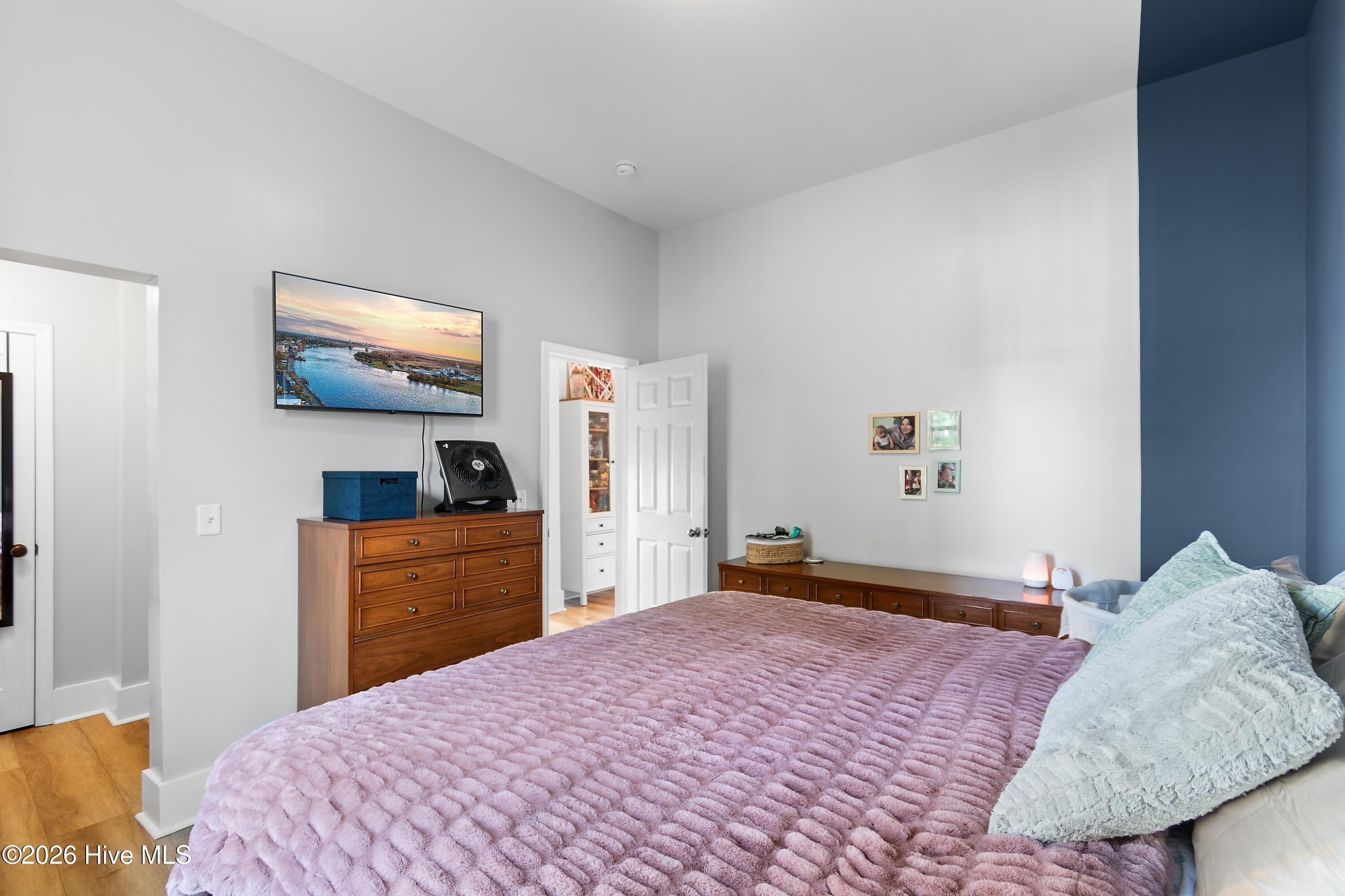 100568086 | Photo 23