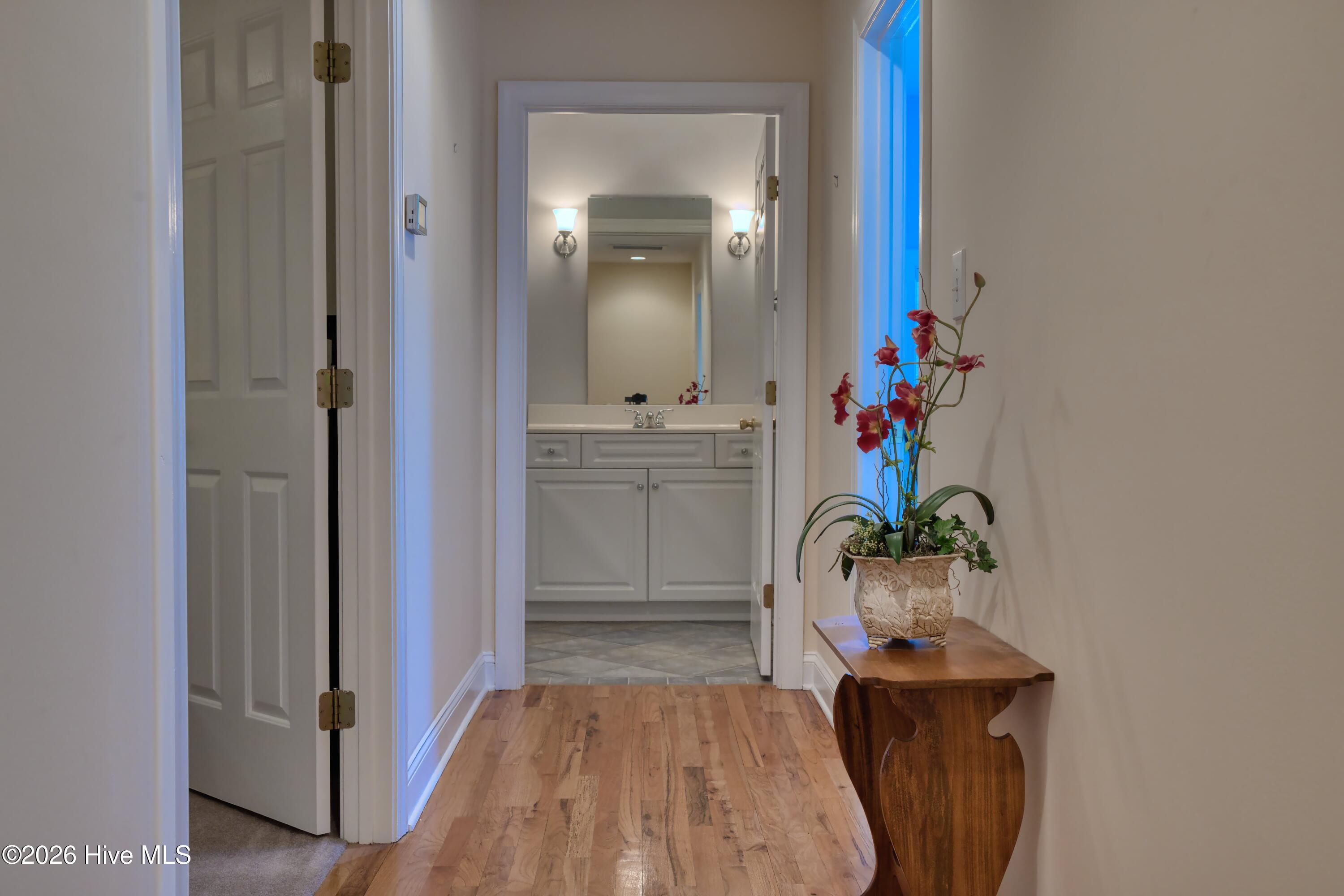 100576048 | Photo 34