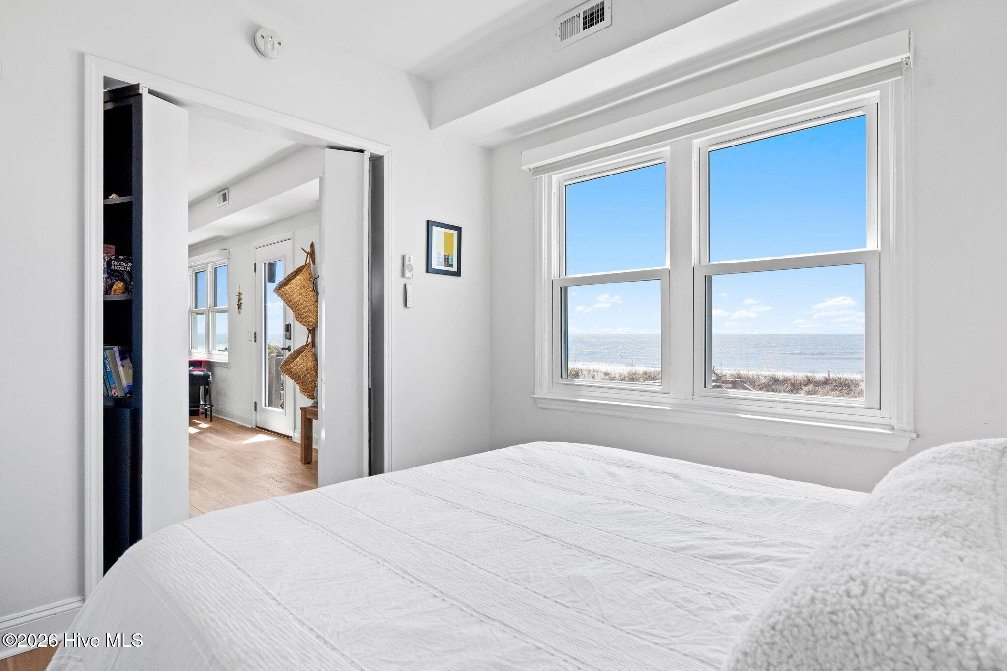 100567694 | Photo 43