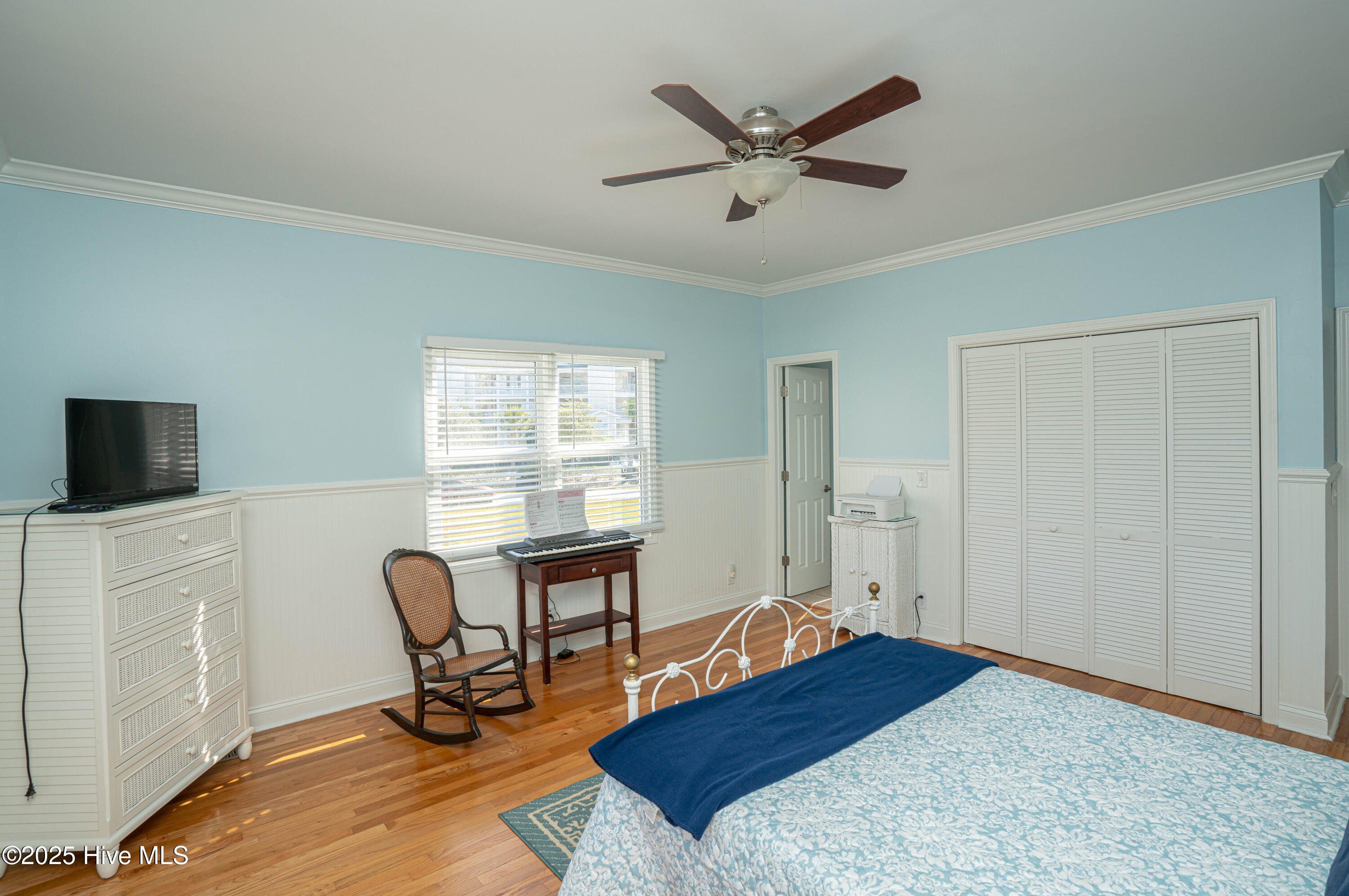 100539099 | Photo 38