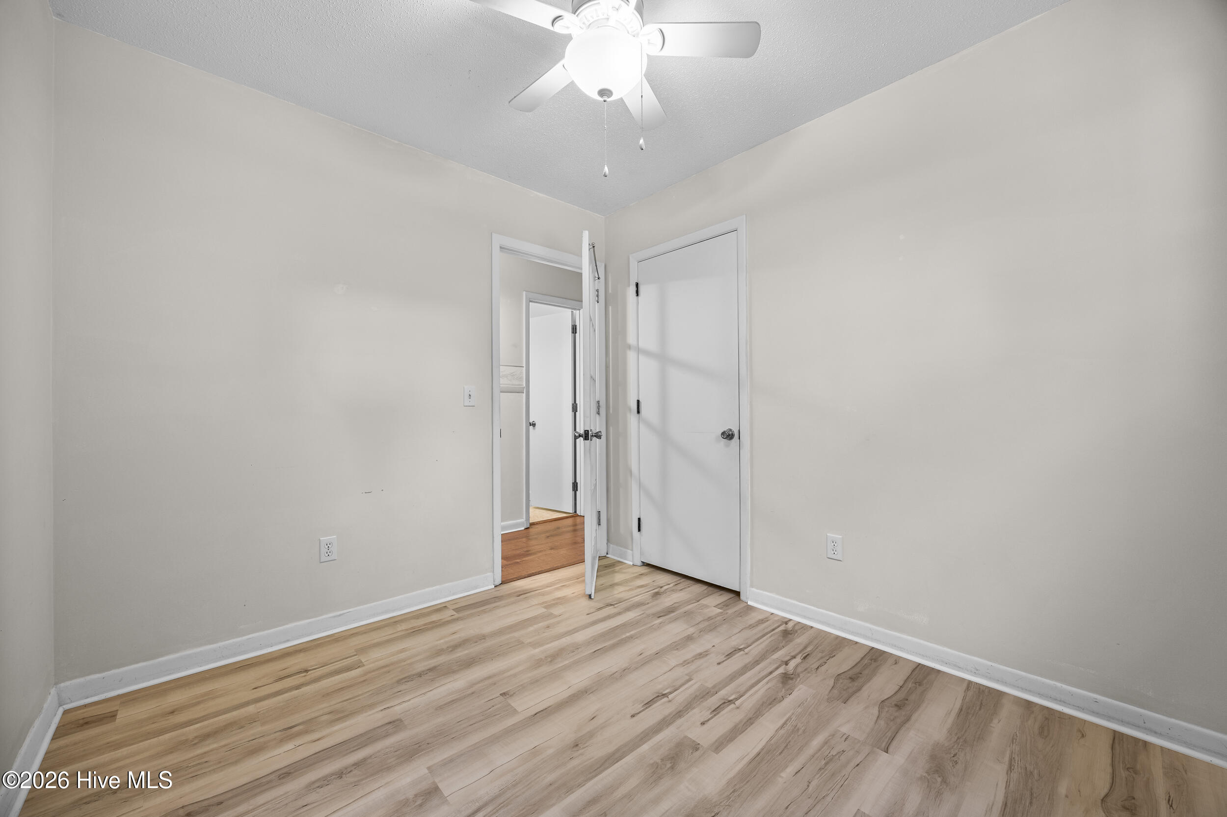 100569025 | Photo 15