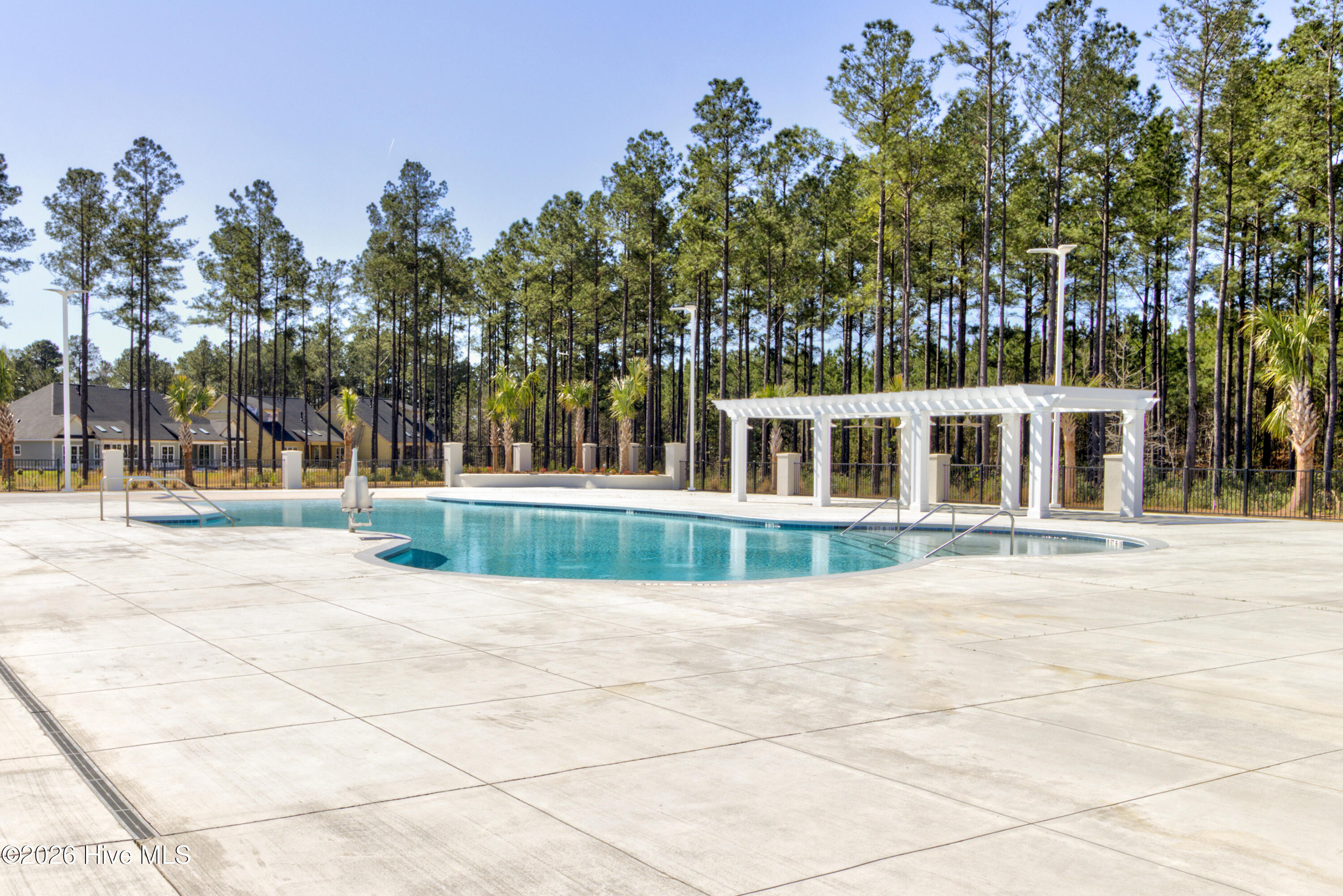 100569553 | Photo 49