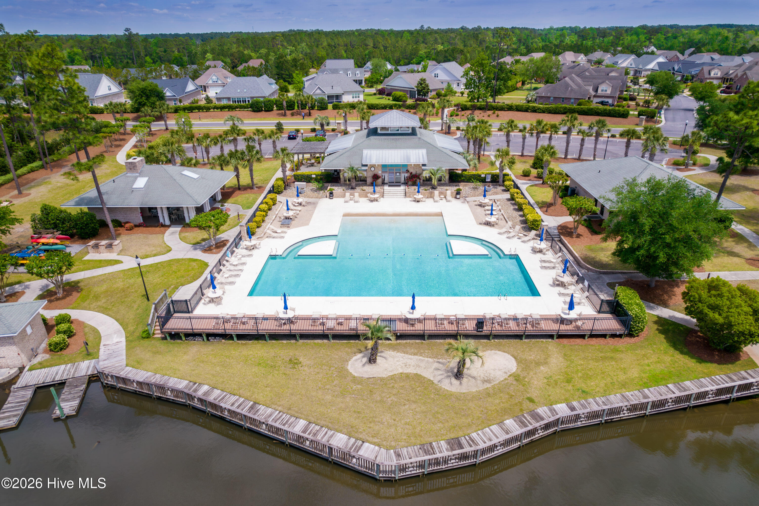 100552024 | Photo 43