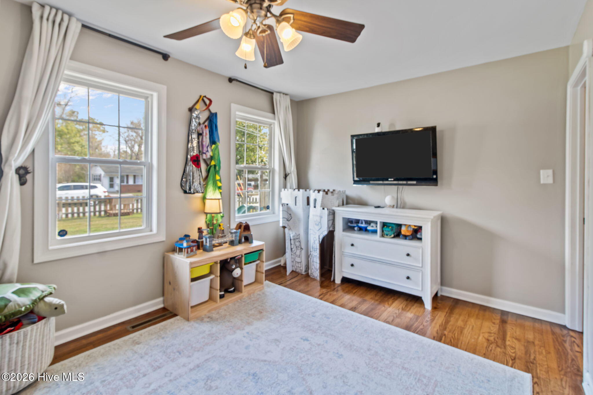 100561394 | Photo 16