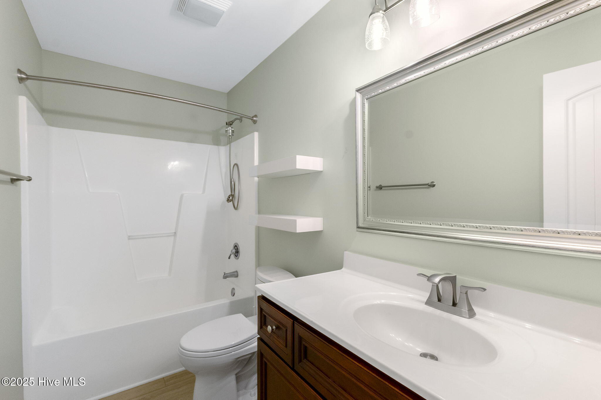 100533353 | Photo 13