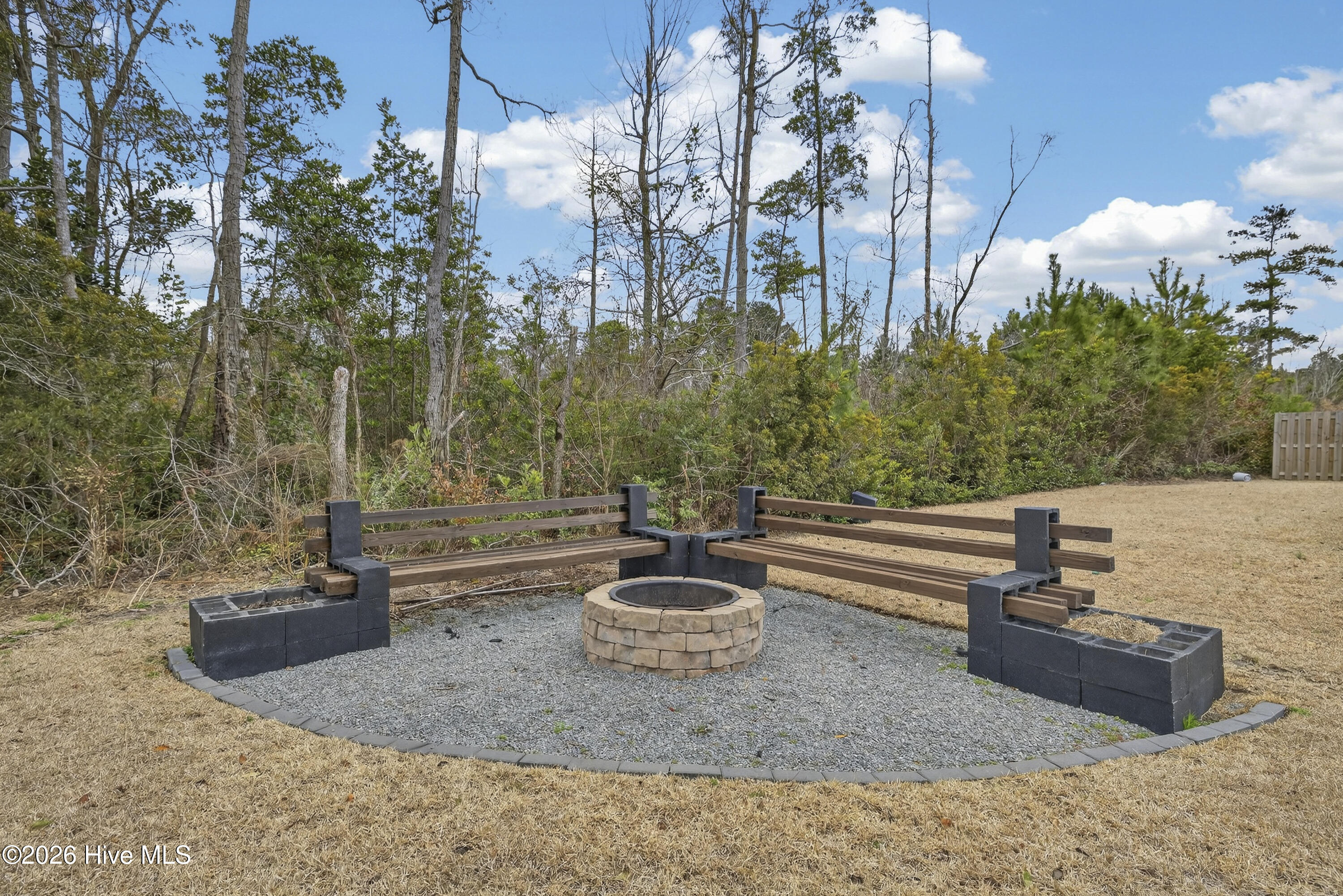 100558263 | Photo 38