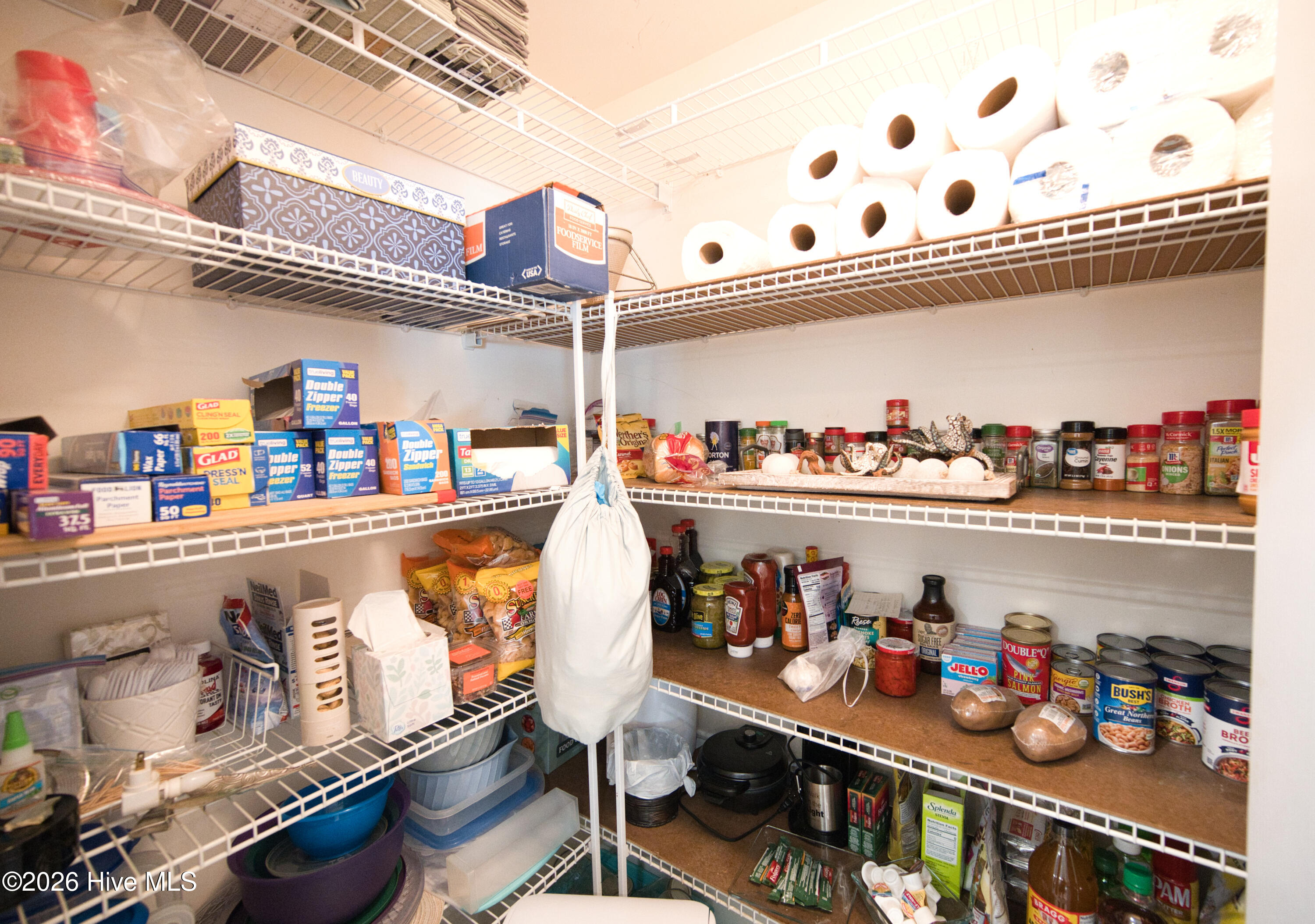 100569889 | Photo 50