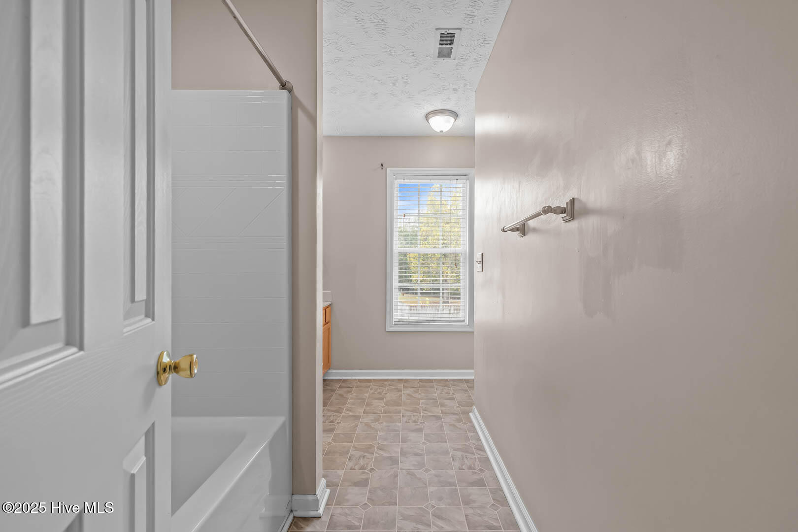 100542148 | Photo 50