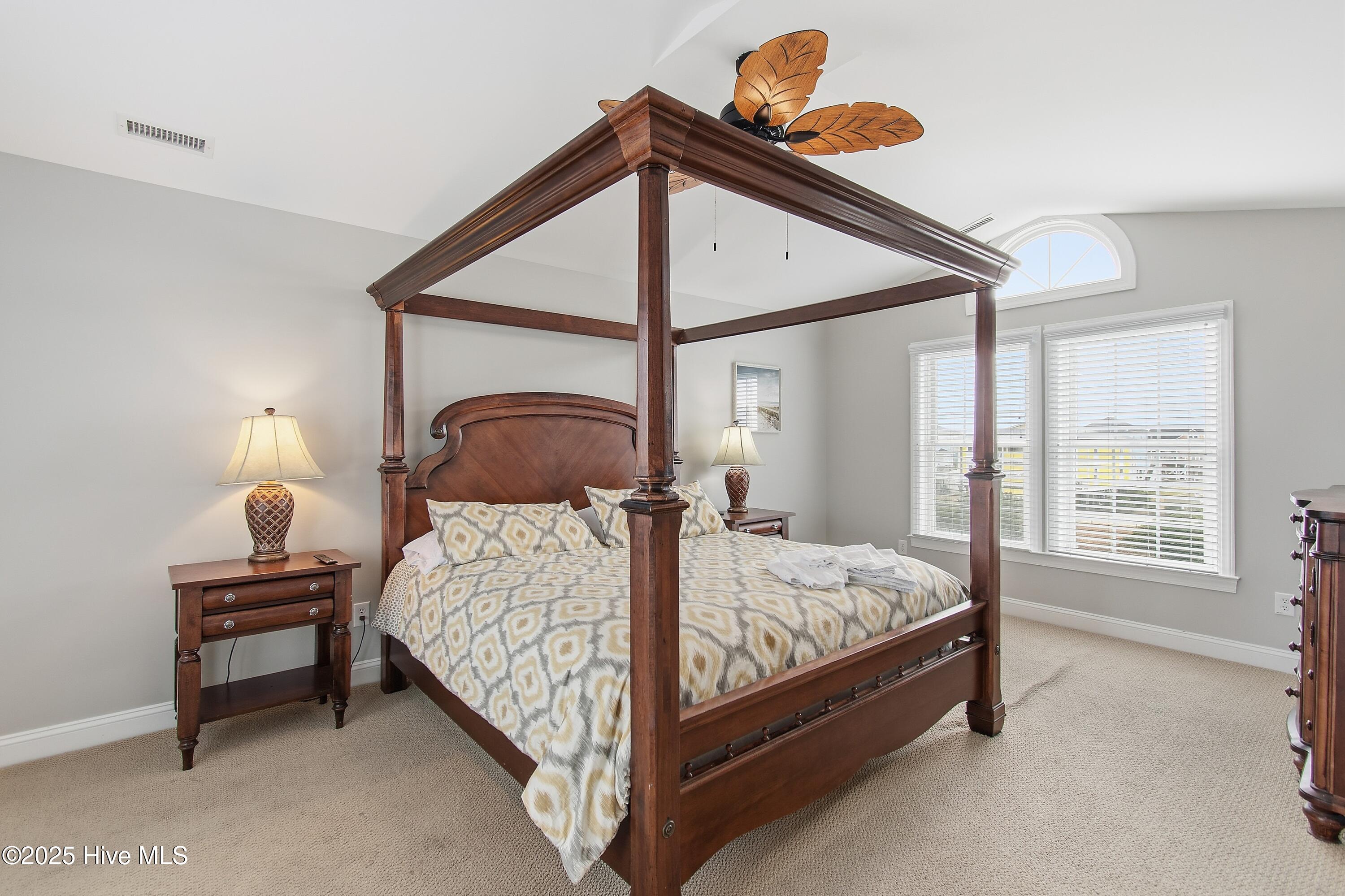 100541969 | Photo 51