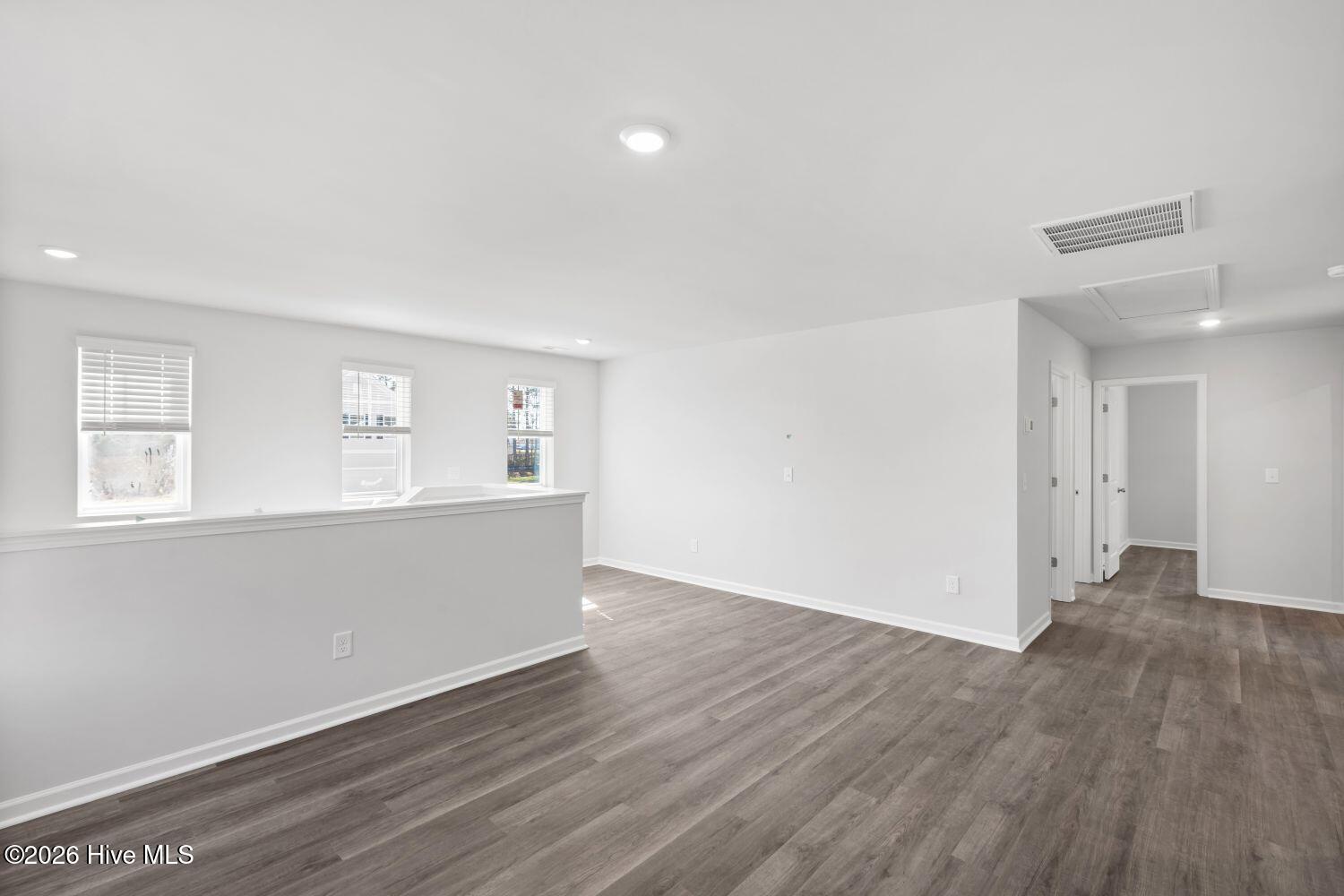 100535209 | Photo 23