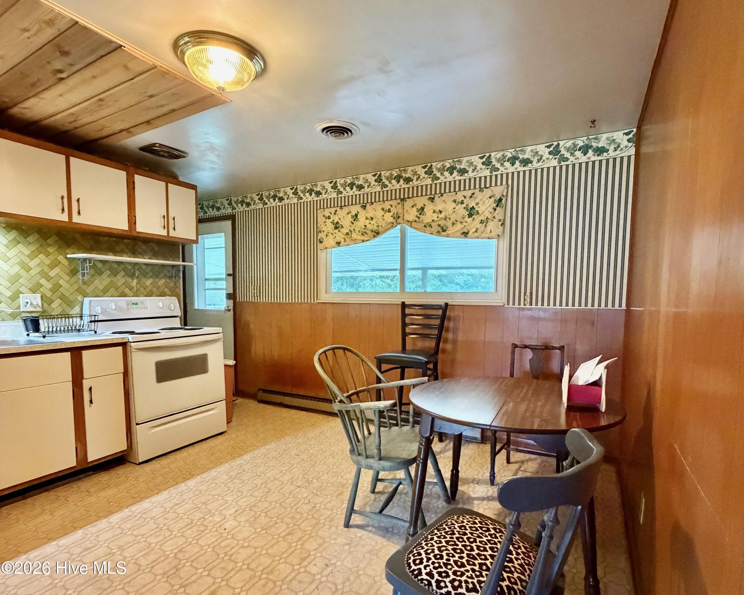 2802 Easy Street,Newport