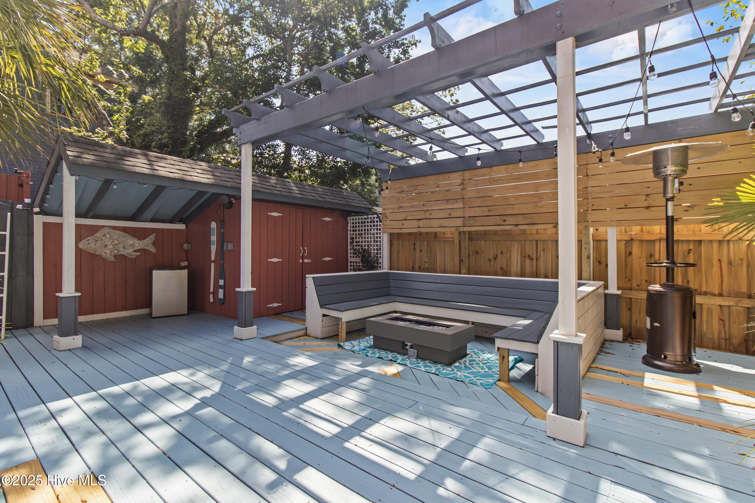 100532640 | Photo 45