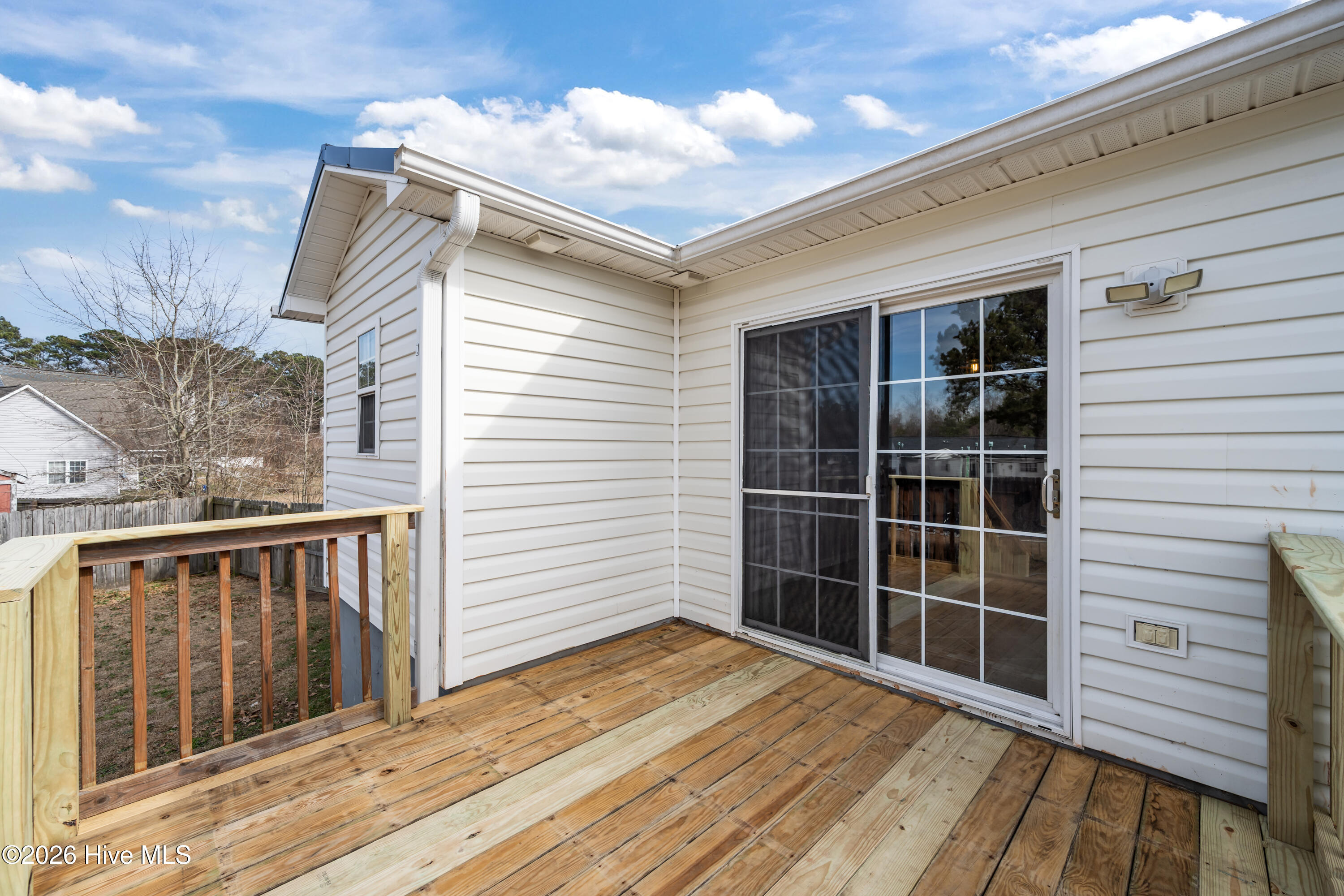 100556999 | Photo 40