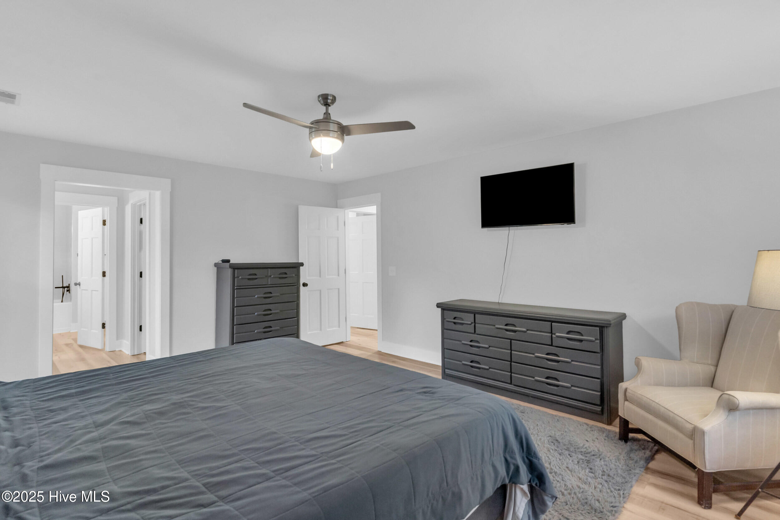 100538060 | Photo 19