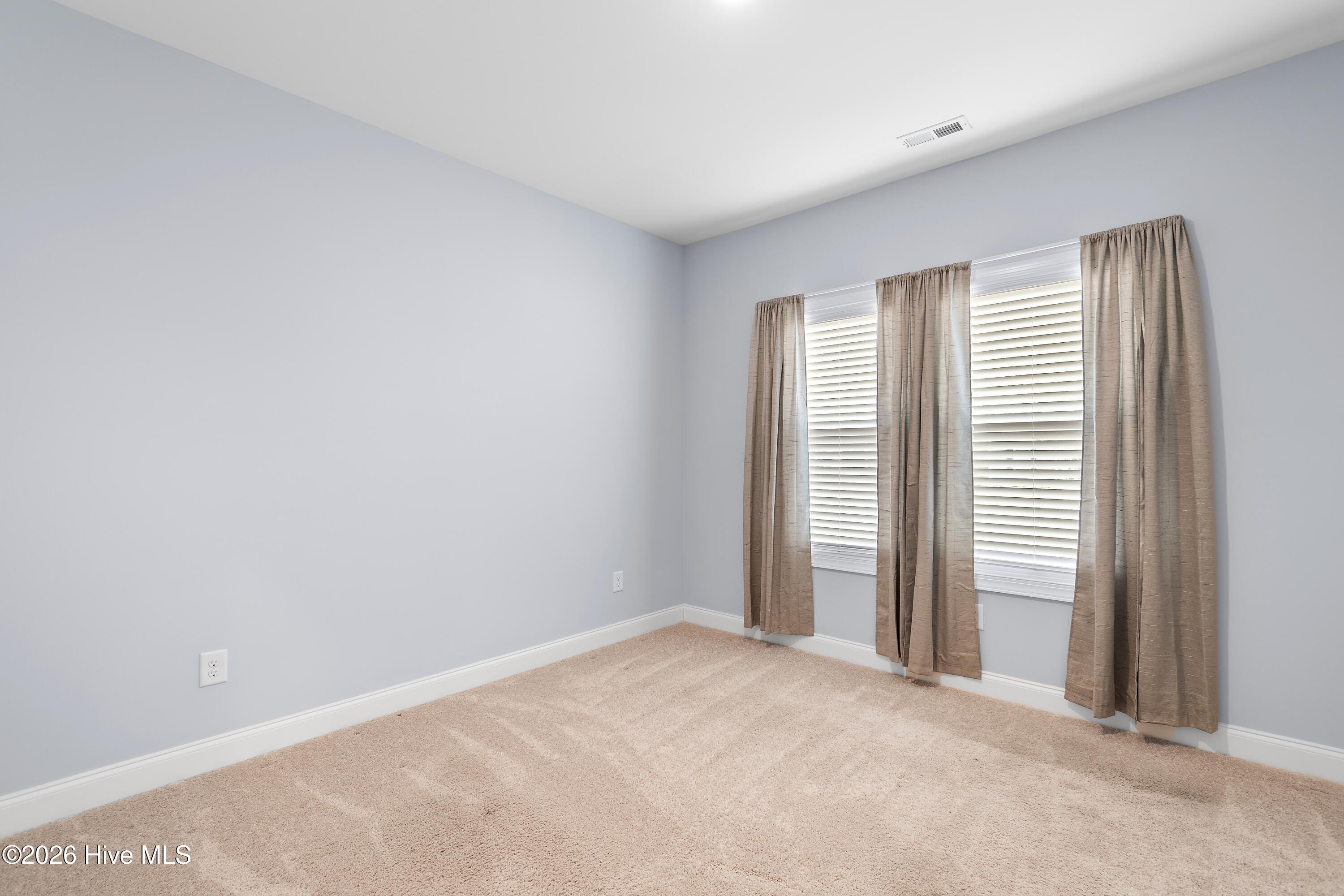 100547480 | Photo 25