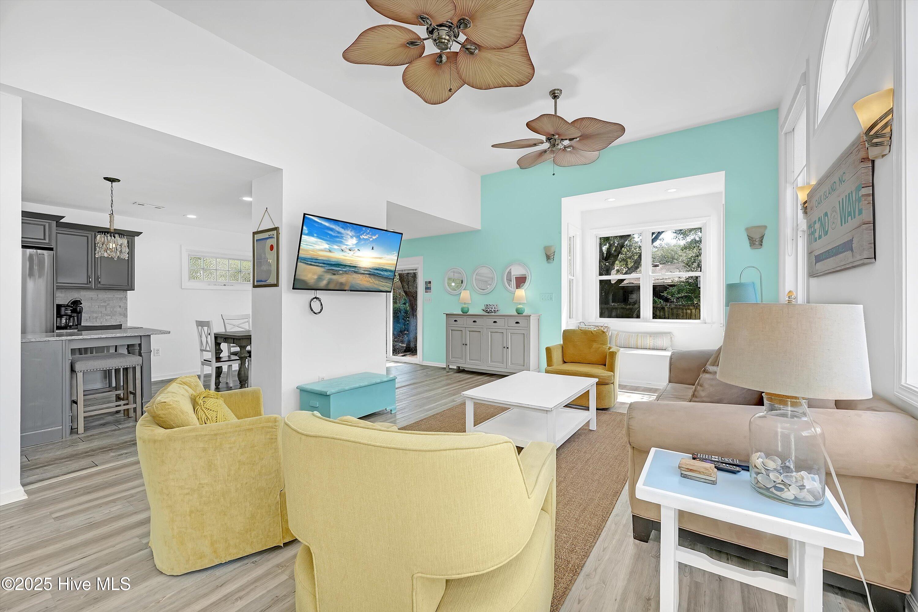 100527837 | Photo 12