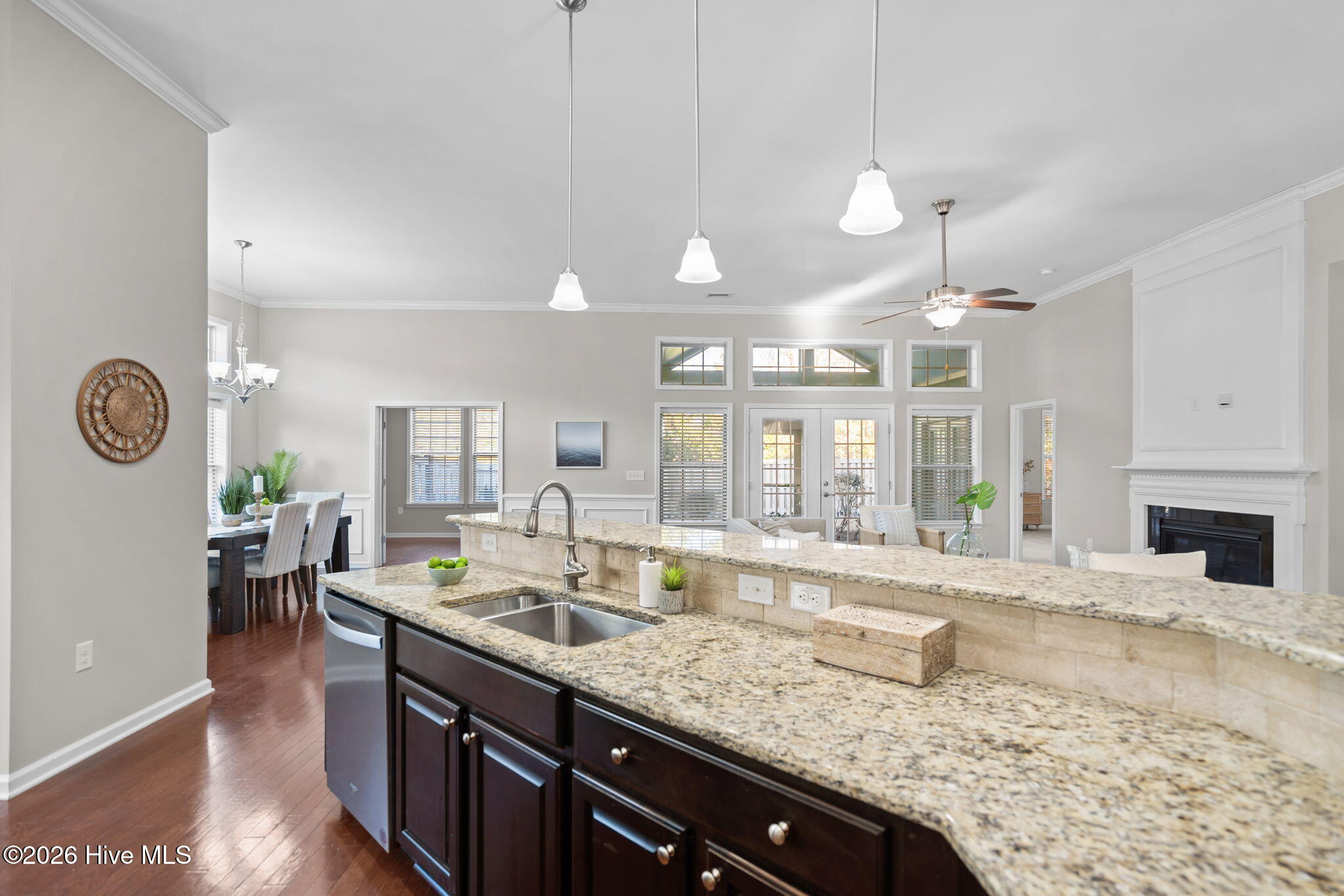 100554363 | Photo 19