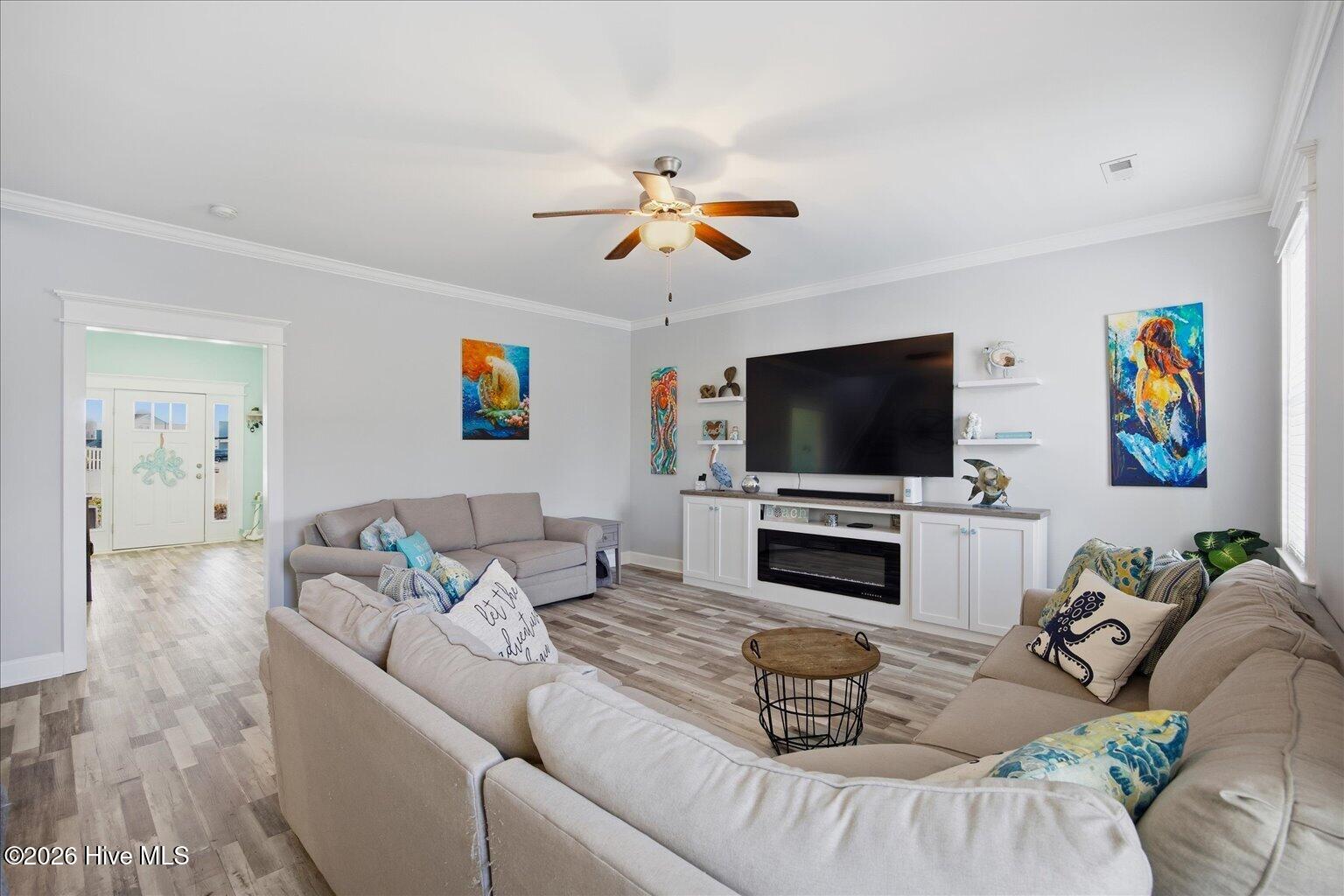 100563352 | Photo 11