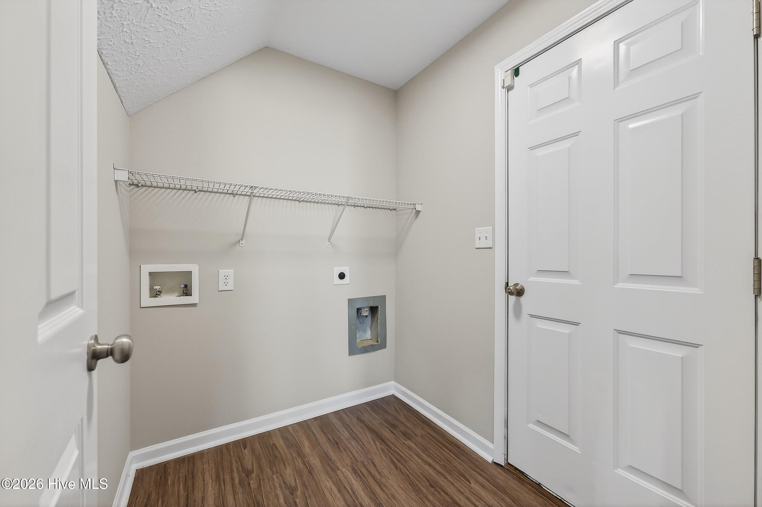 100552095 | Photo 27