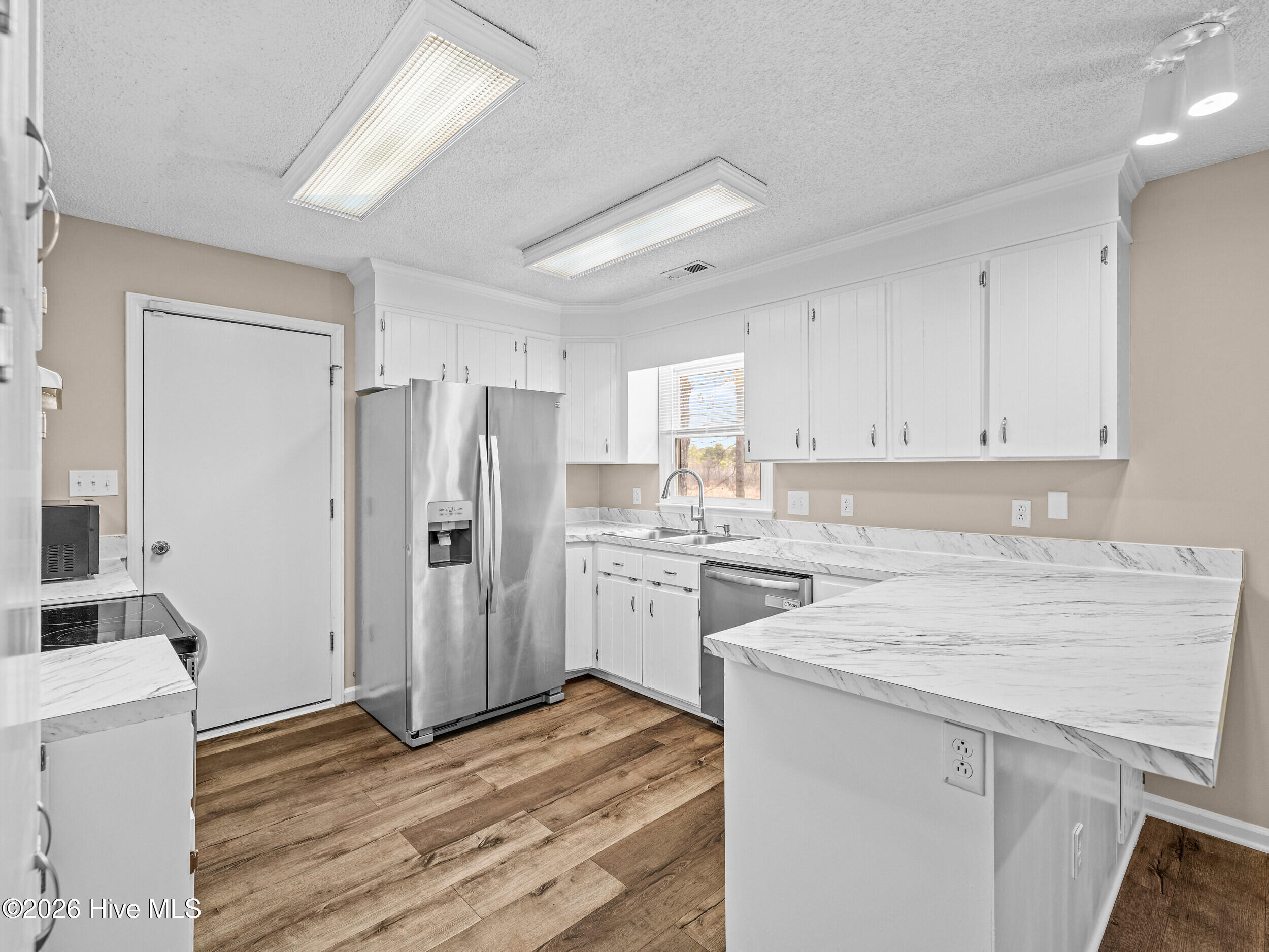 100564987 | Photo 16