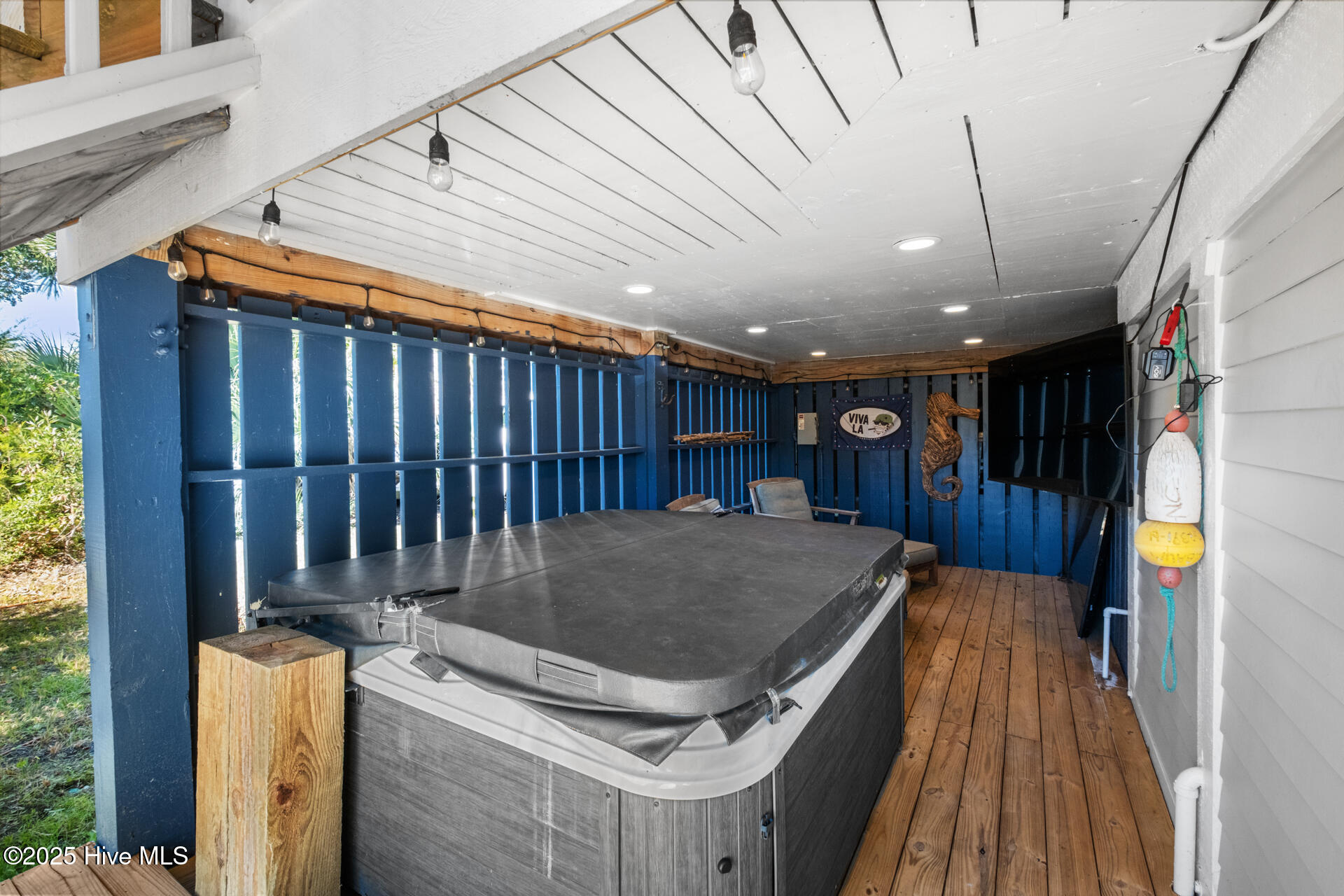 100540295 | Photo 50