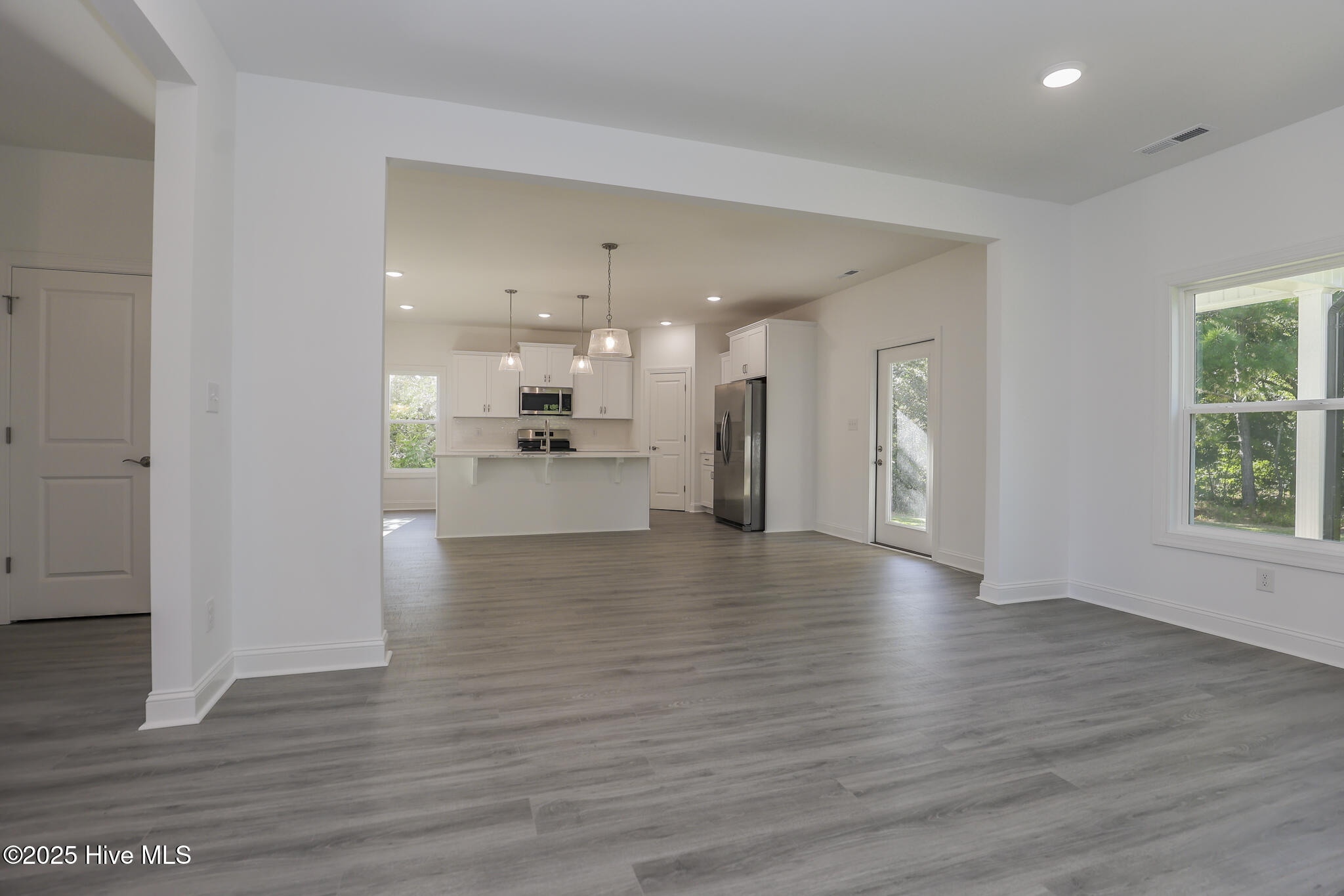 100518494 | Photo 18