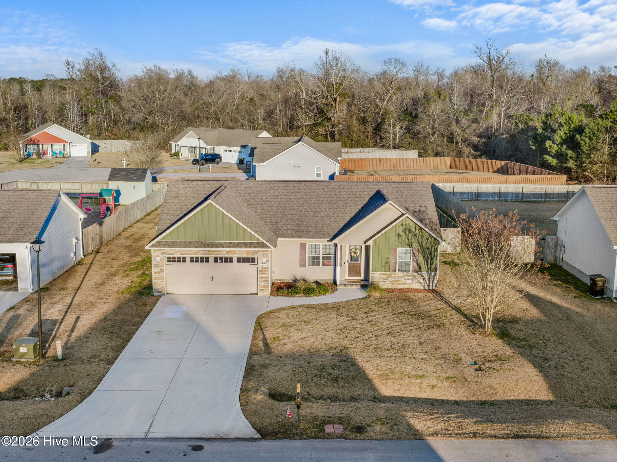 100552260 | Photo 33