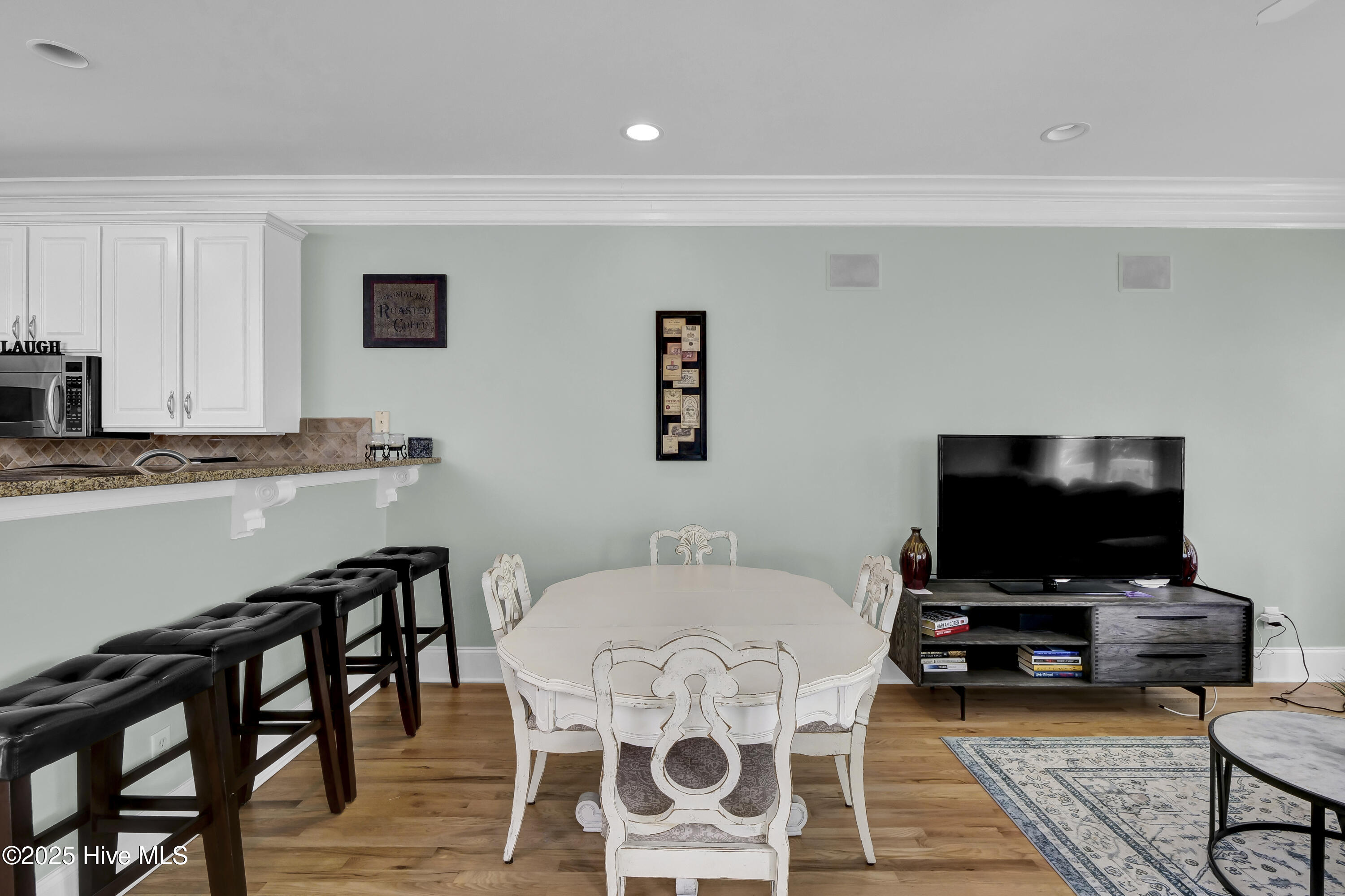 100526208 | Photo 11