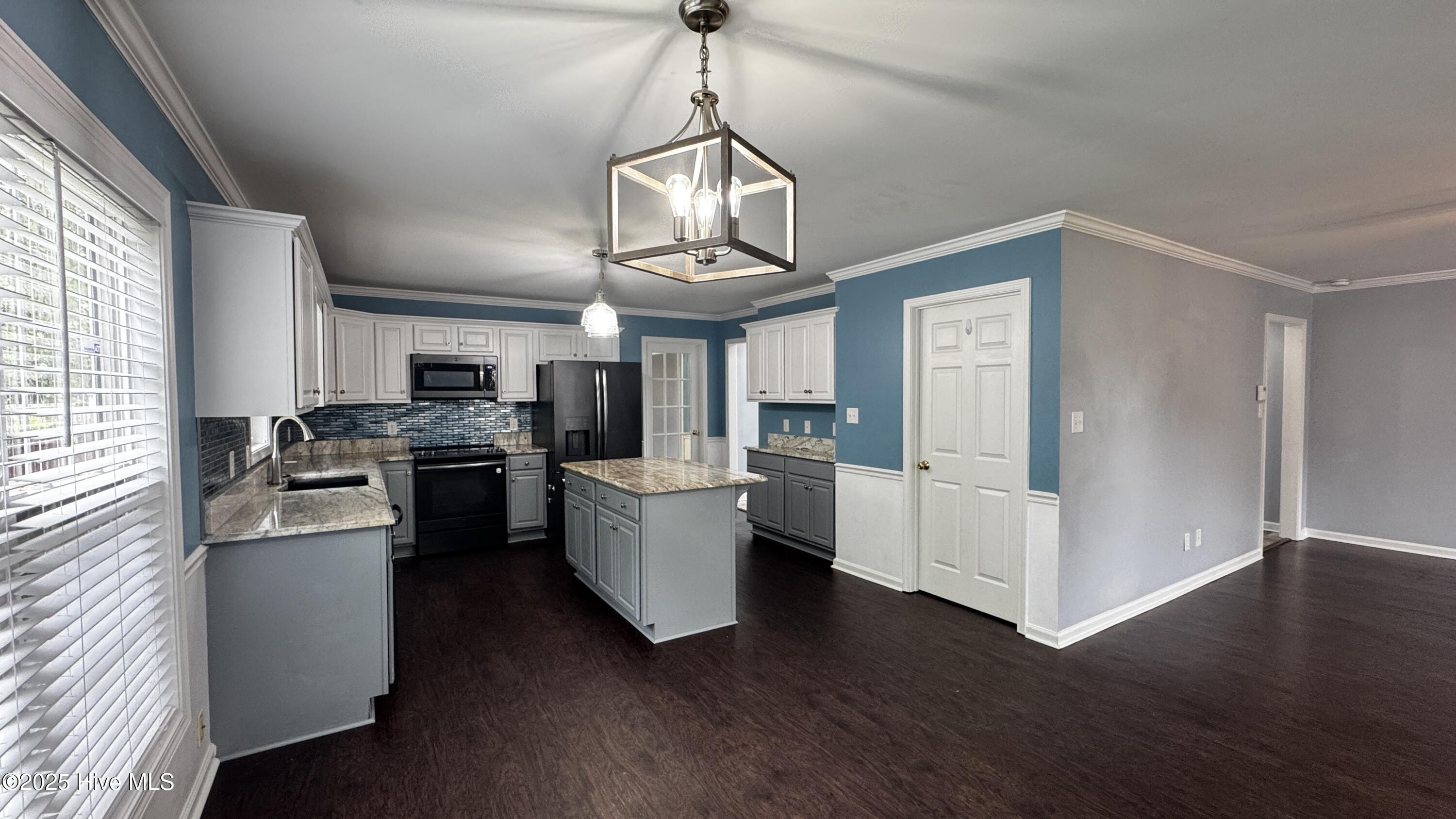 100525819 | Photo 10