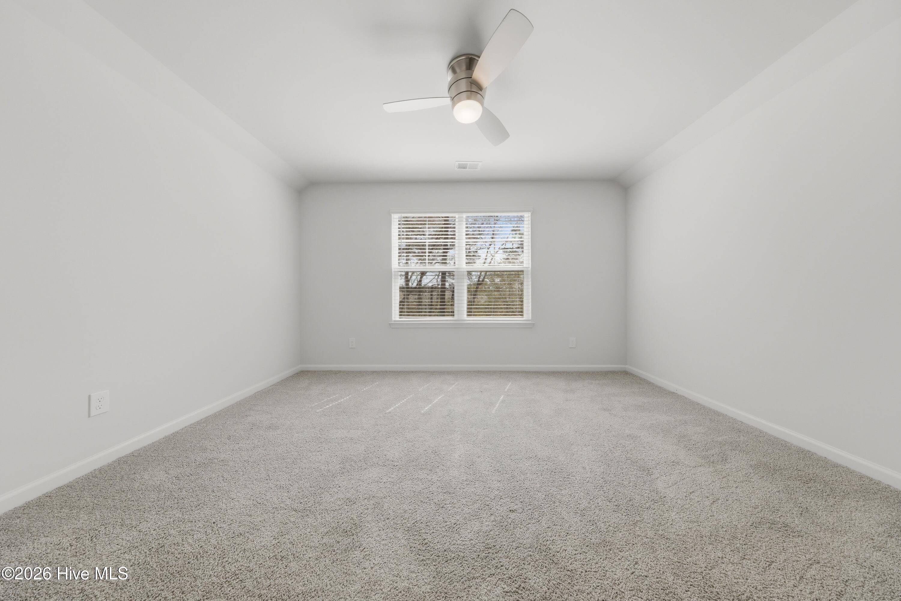 100564310 | Photo 44