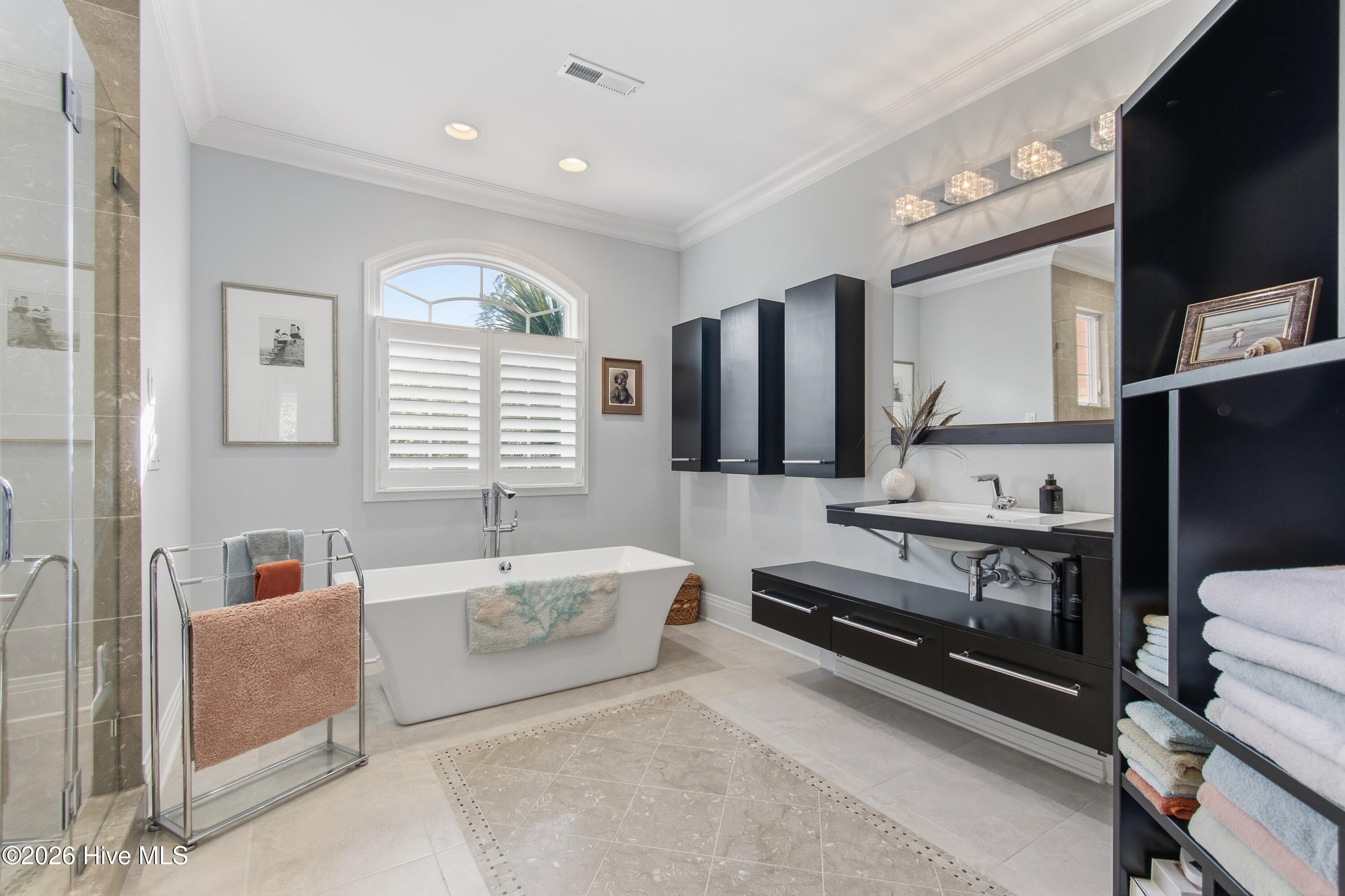 100549658 | Photo 33