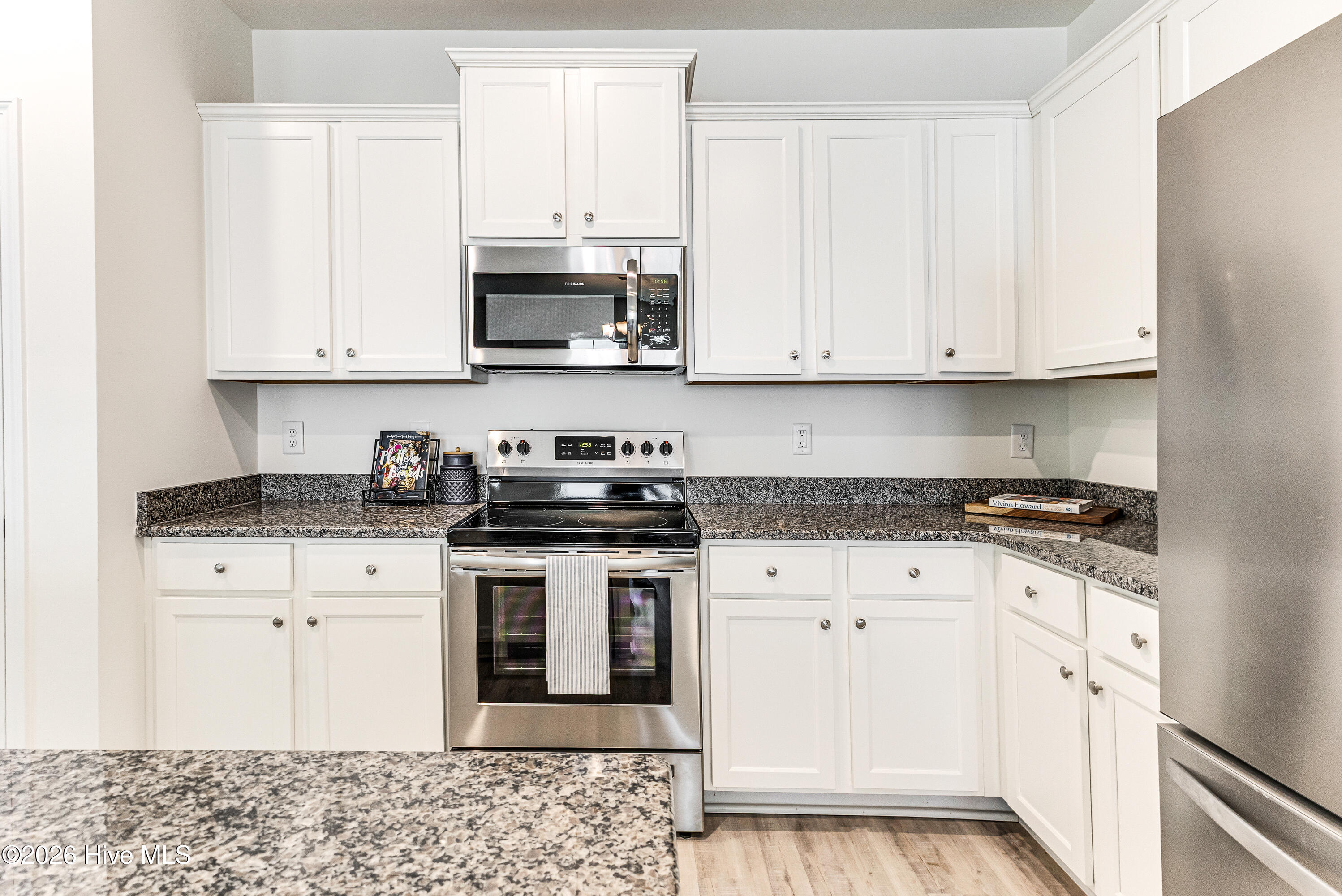 100562750 | Photo 14