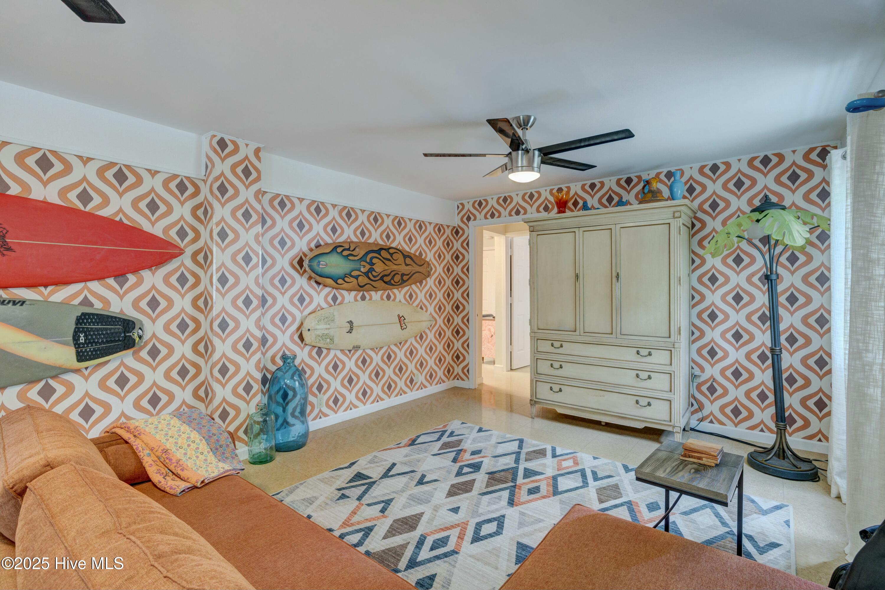 100501642 | Photo 47