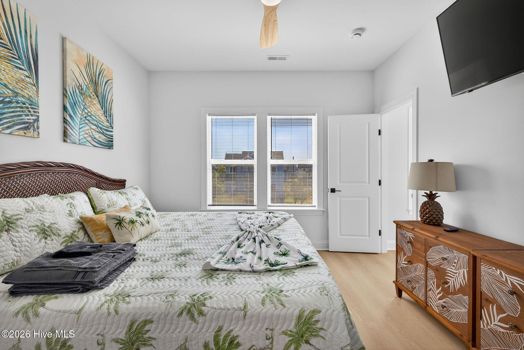 100565526 | Photo 44