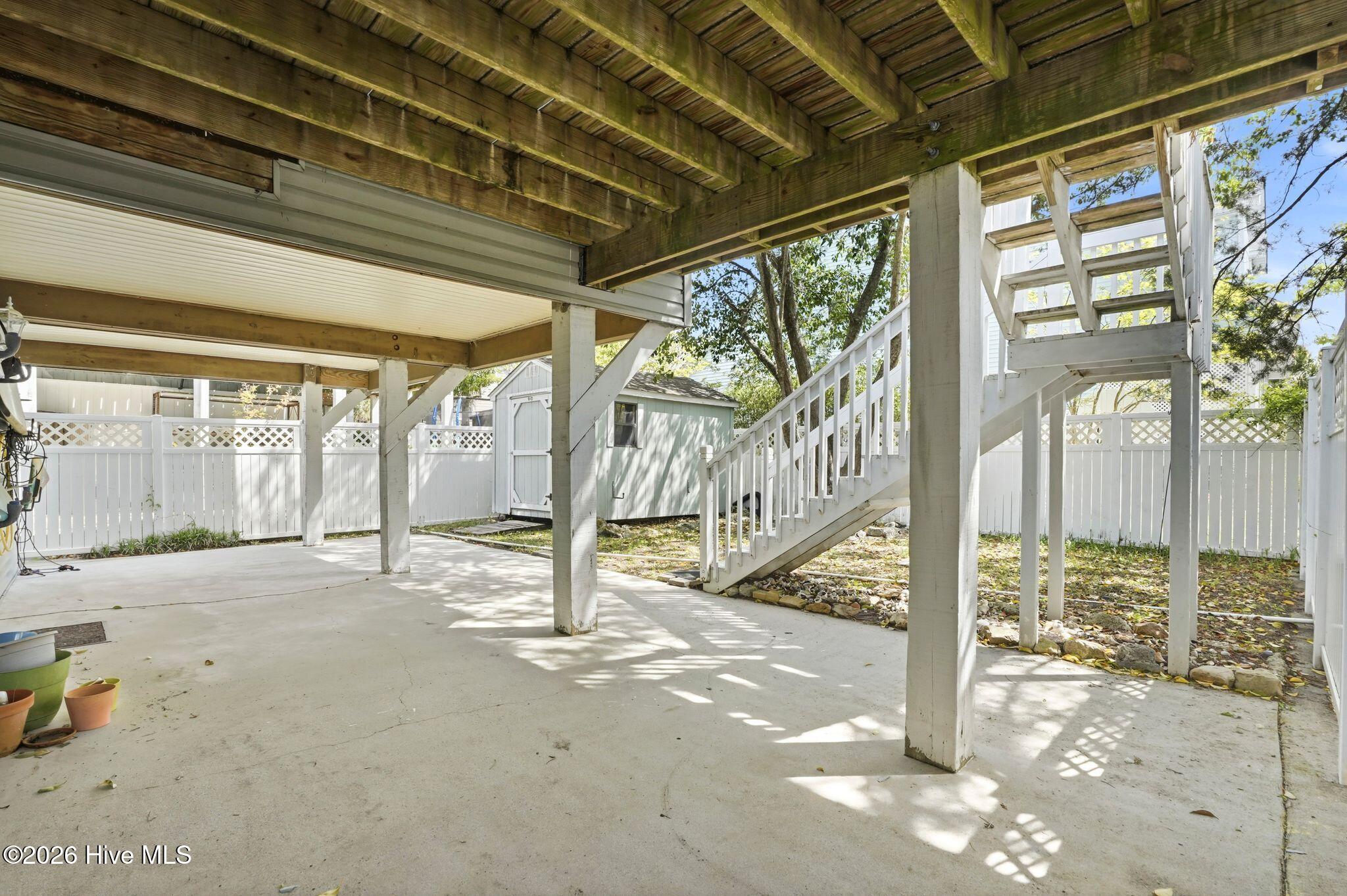 100566734 | Photo 34