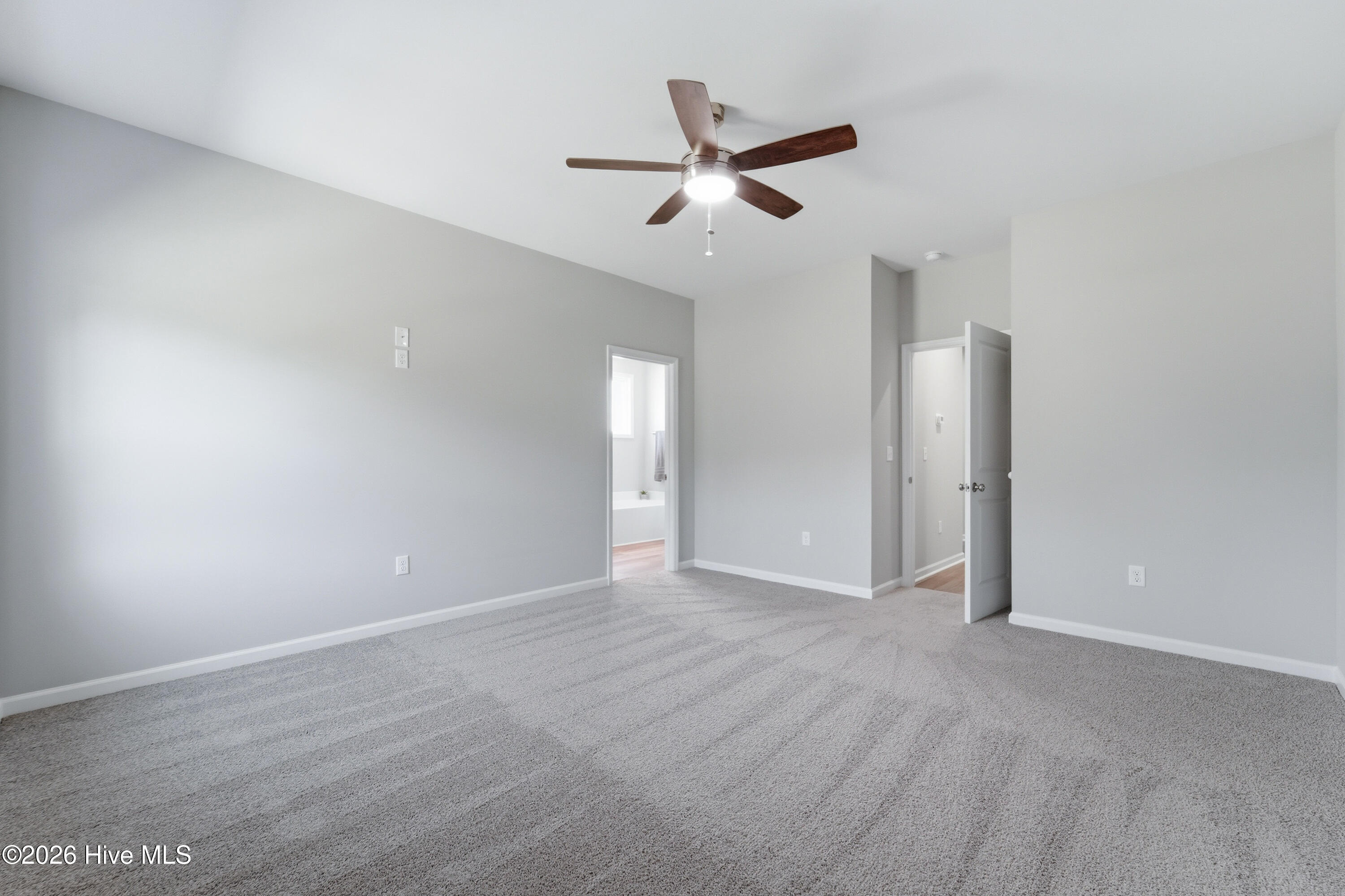 100562005 | Photo 28