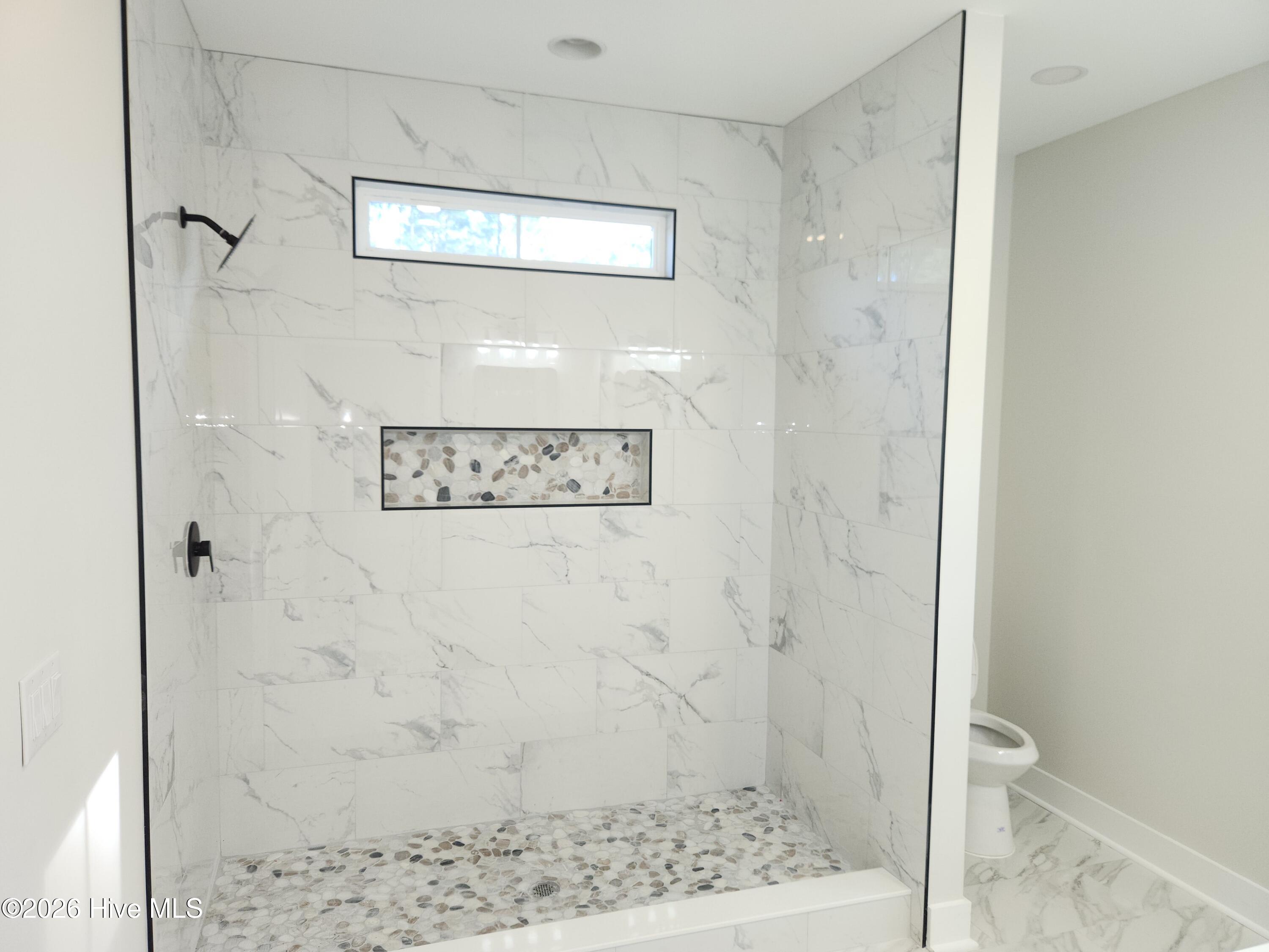 100566196 | Photo 29