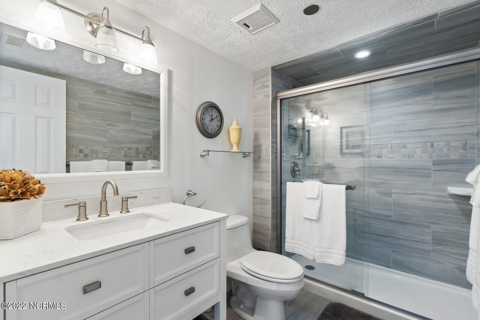 100556519 | Photo 14